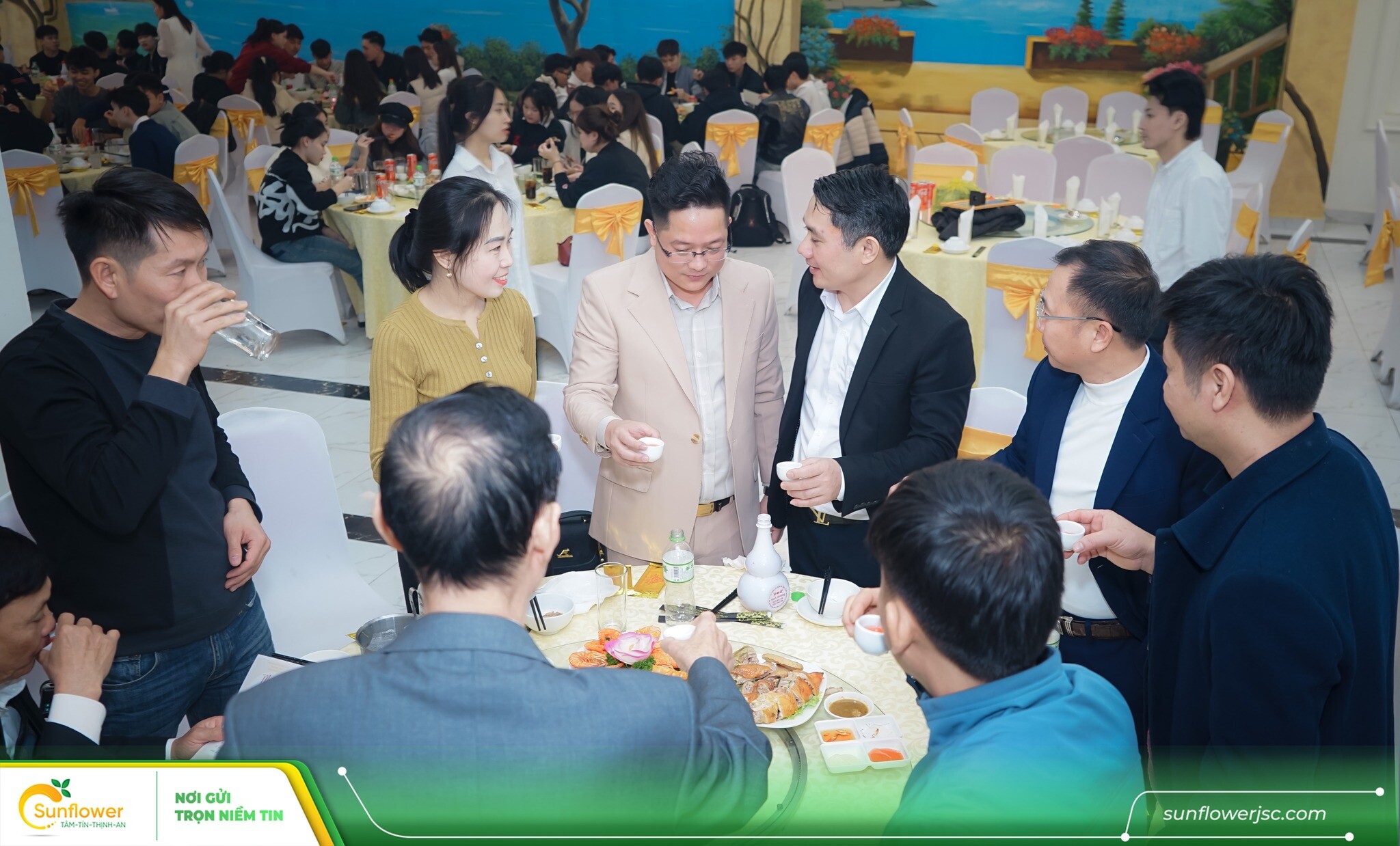 Tập đoàn Sunflower 7