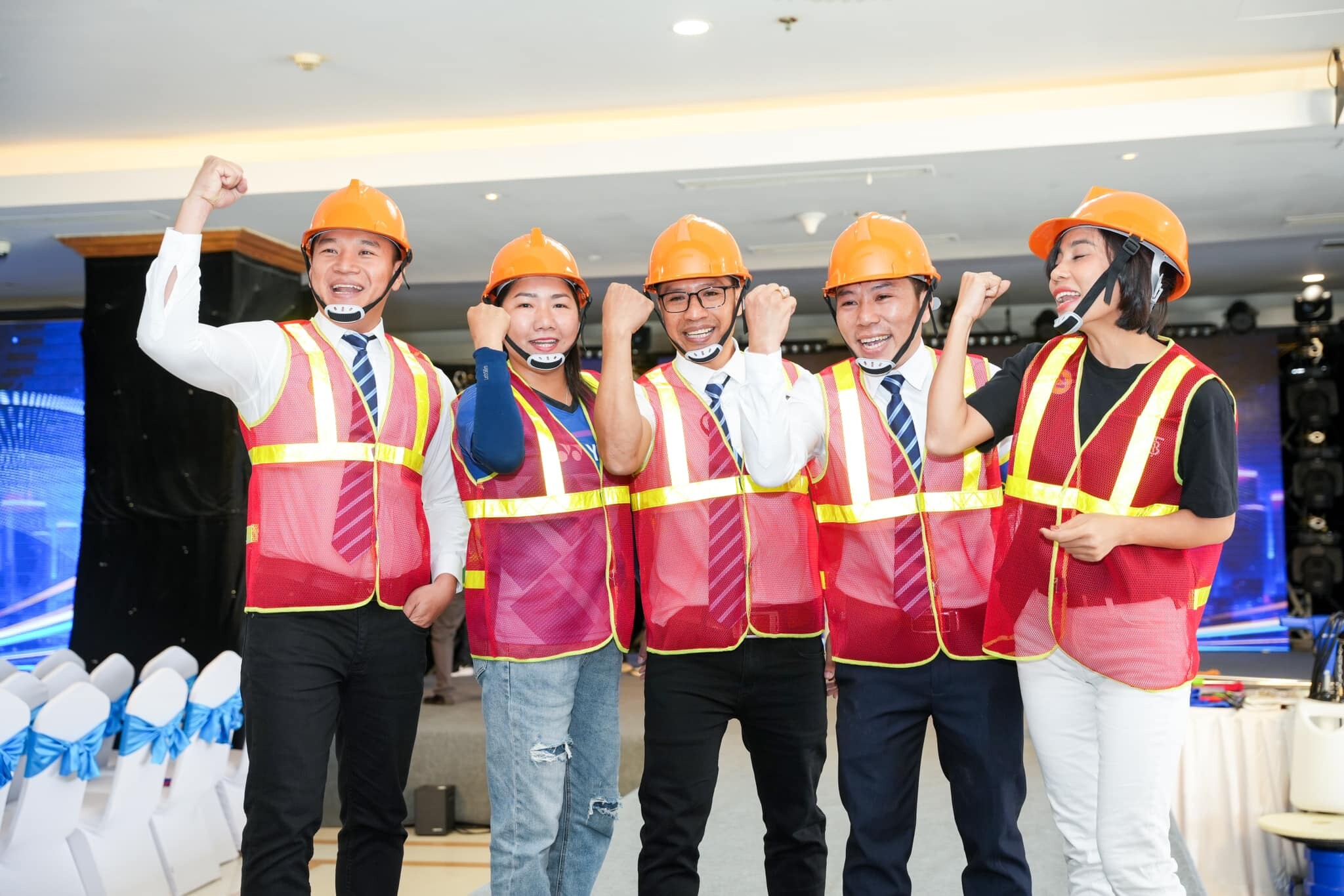 Công Ty TNHH Sao Tây Hồ (Sao Tây Hồ) 6