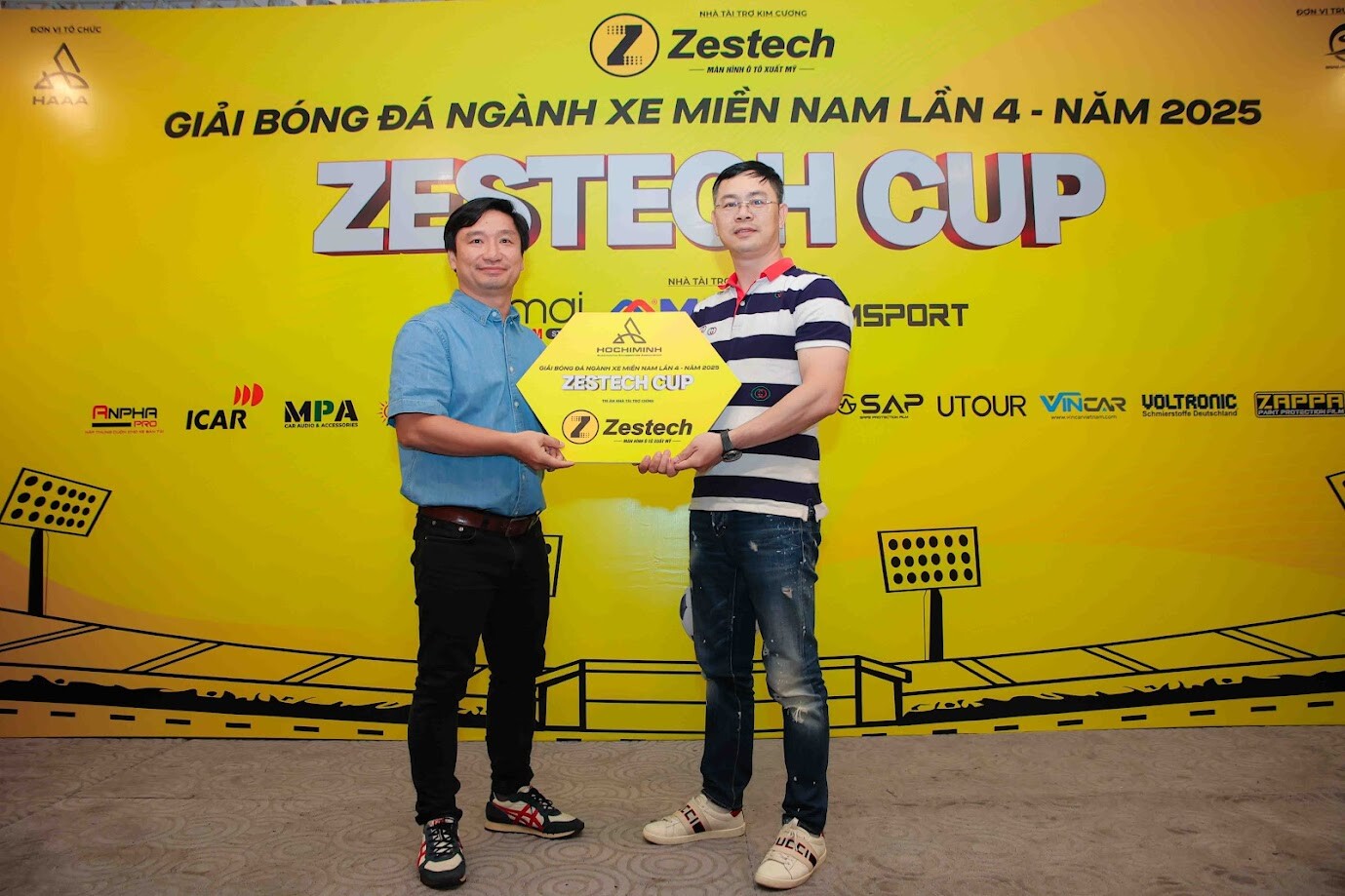 Thương Mại Xuất Nhập Khẩu Nội Thất Ô tô Quang Minh 4