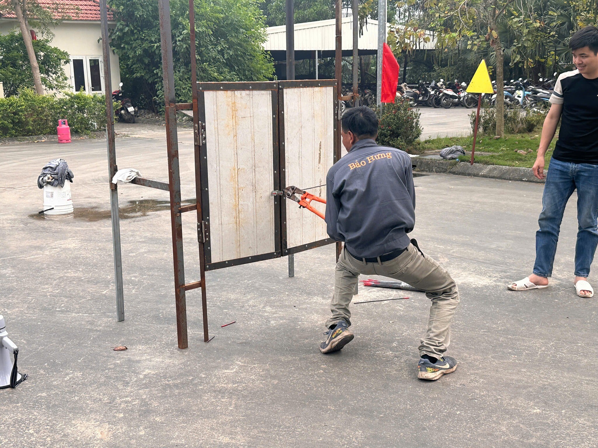 QUỐC TẾ BẢO HƯNG 14