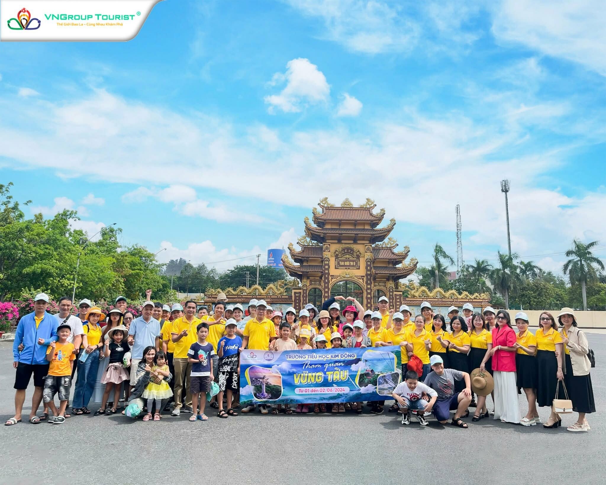 VNGROUP TOURIST 1