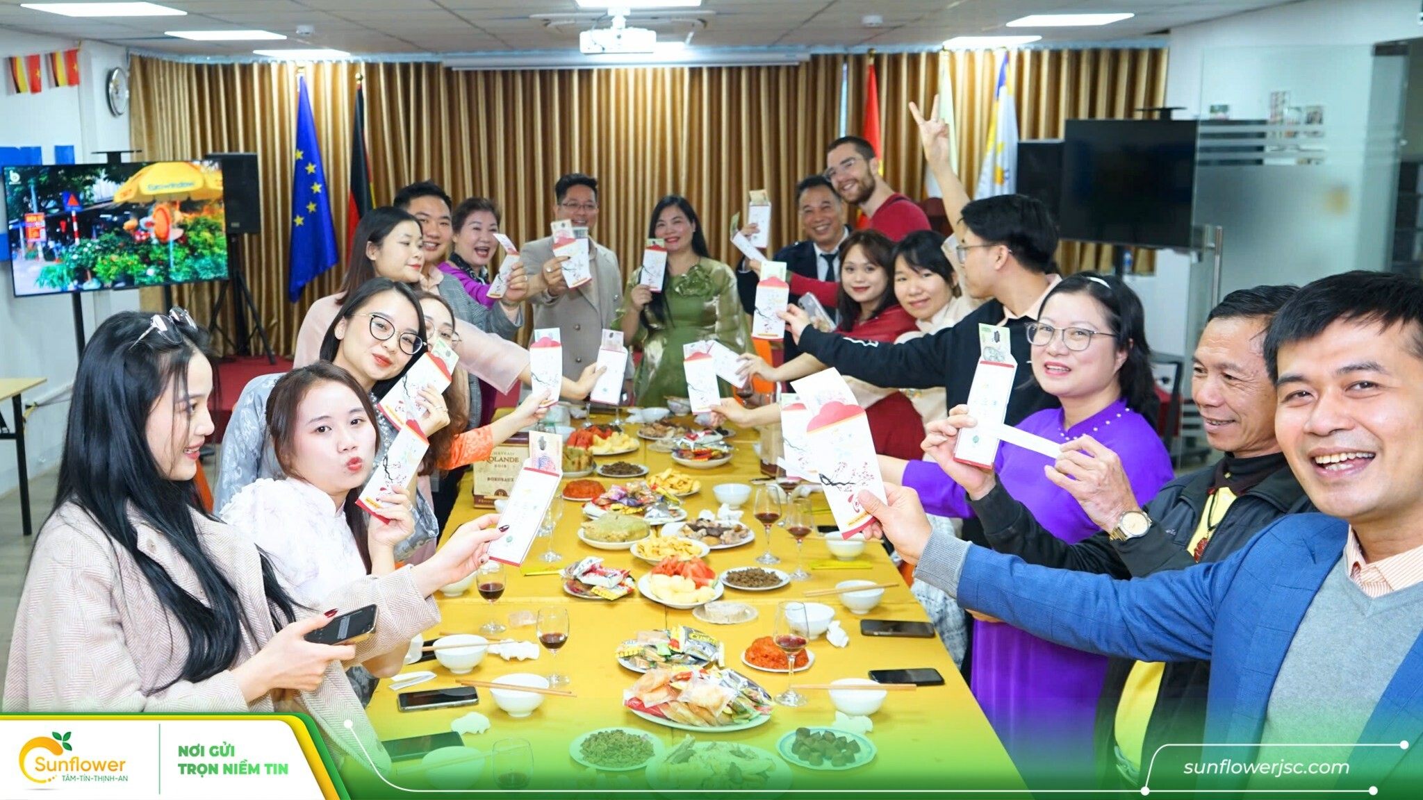 Tập đoàn Sunflower 8