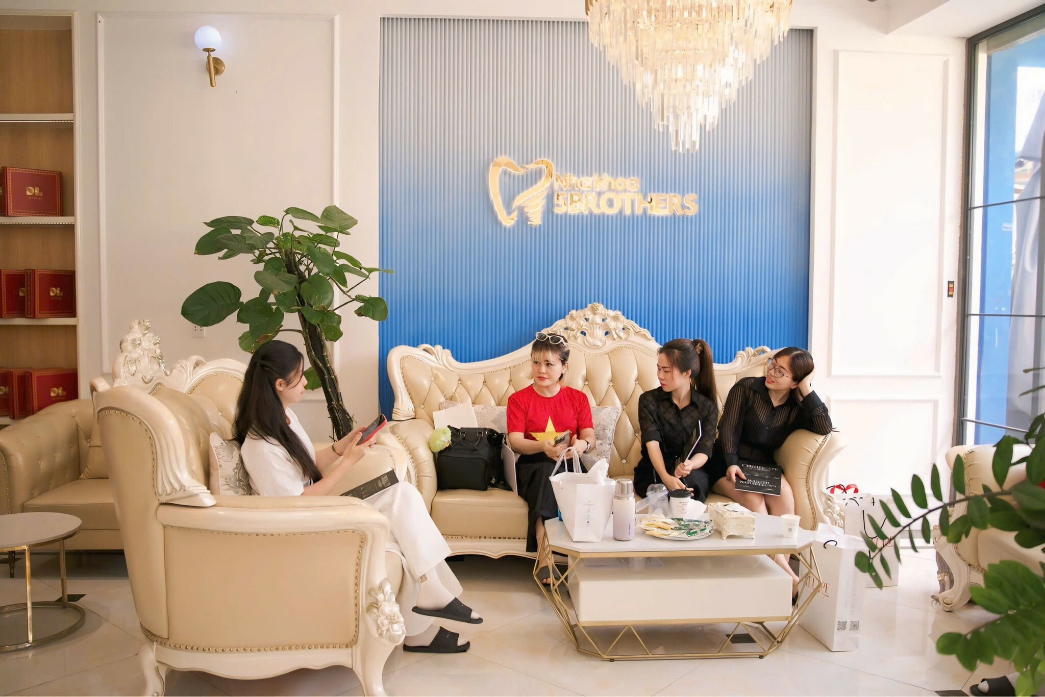 NHA KHOA QUỐC TẾ 5BROTHERS 2