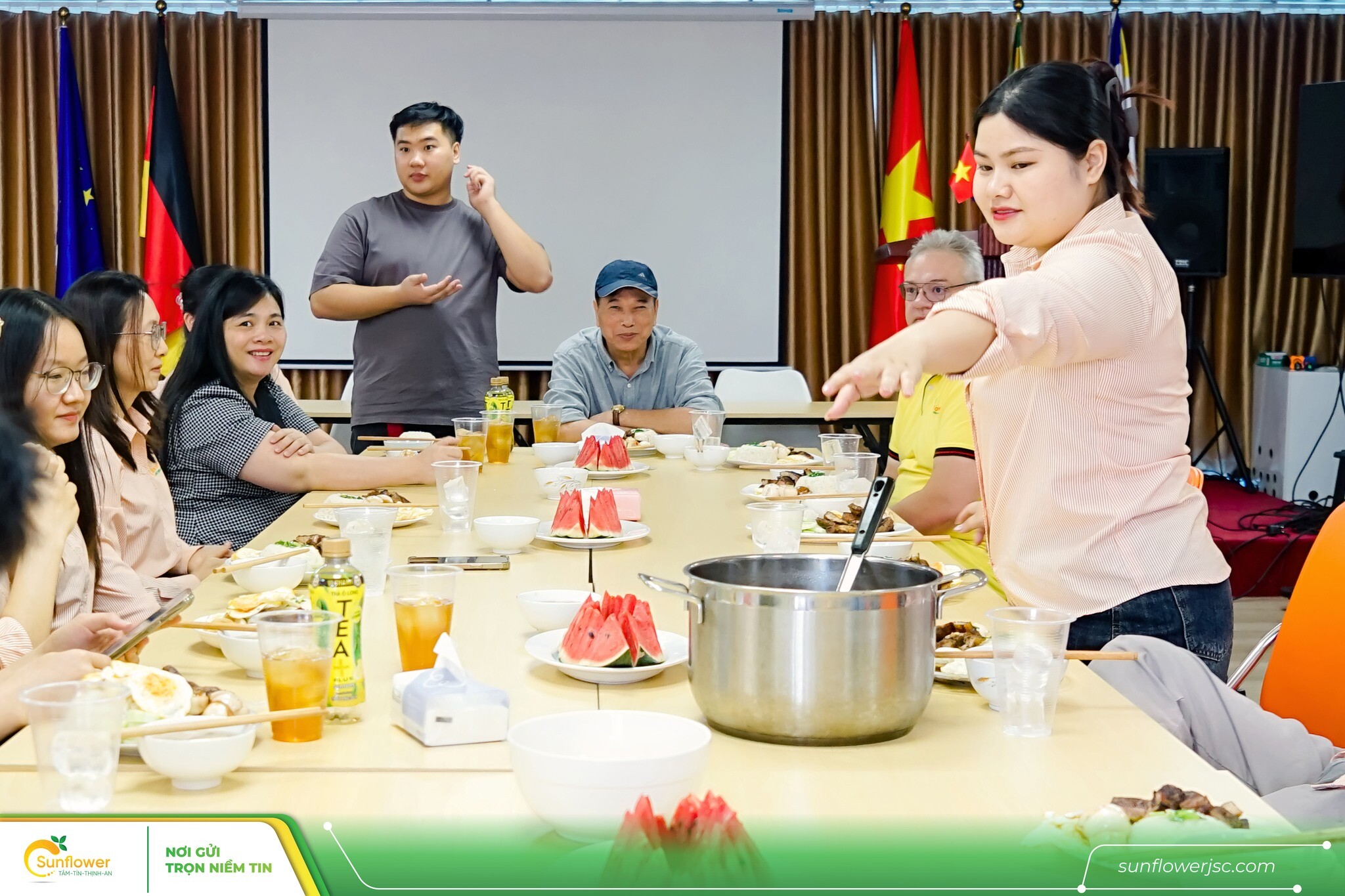 Tập đoàn Sunflower 11