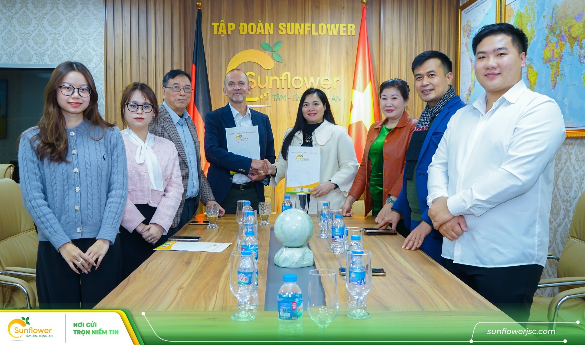 Tập đoàn Sunflower 10