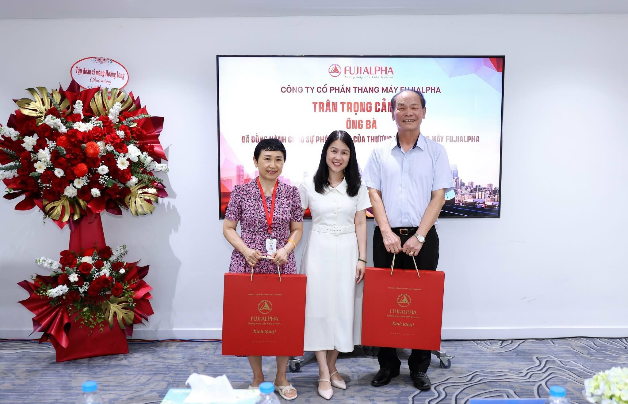 Thang Máy FujiAlpha 14