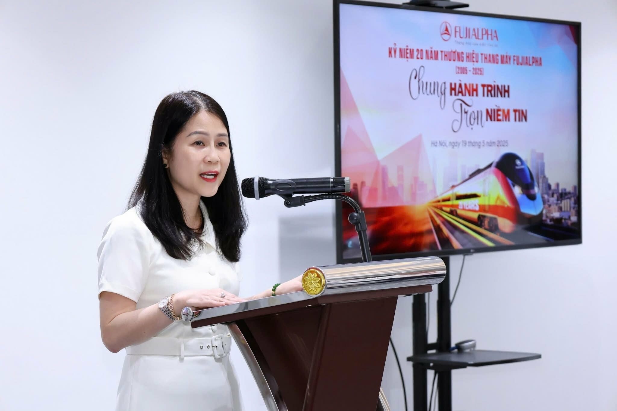 Thang Máy FujiAlpha 4