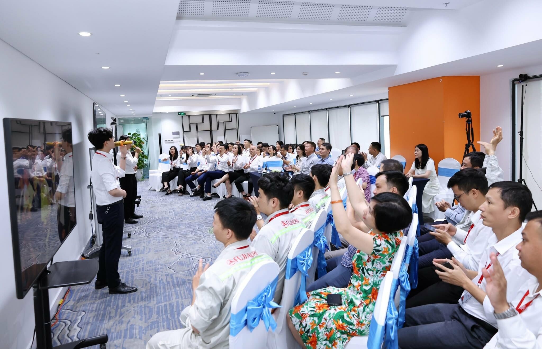 Thang Máy FujiAlpha 13