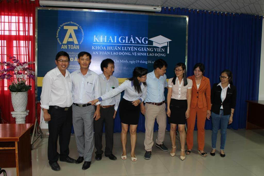 HUẤN LUYỆN VÀ DỊCH VỤ KỸ THUẬT AN TOÀN 1