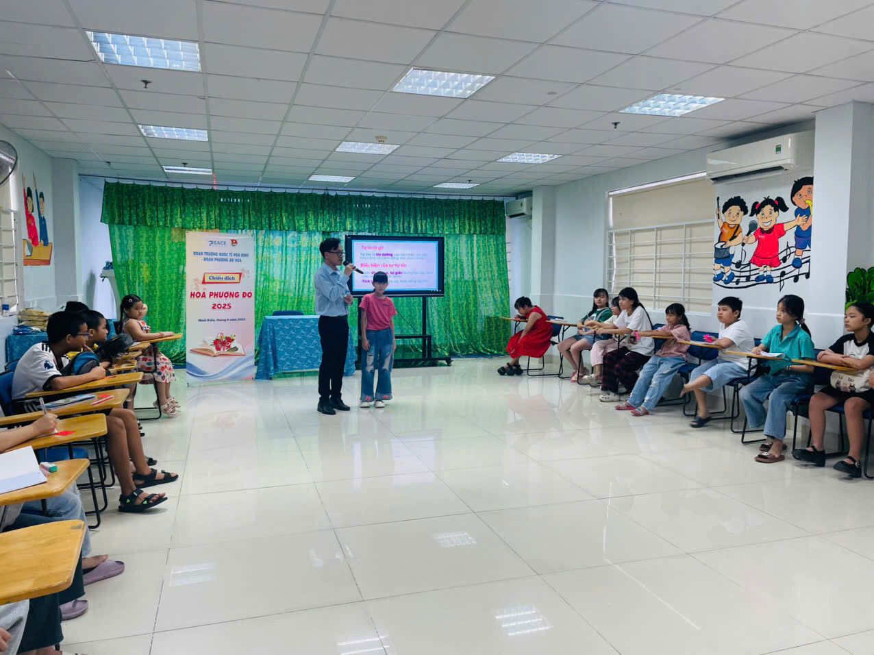 TRƯỜNG TIỂU HỌC, THCS VÀ THPT QUỐC TẾ HÒA BÌNH 8