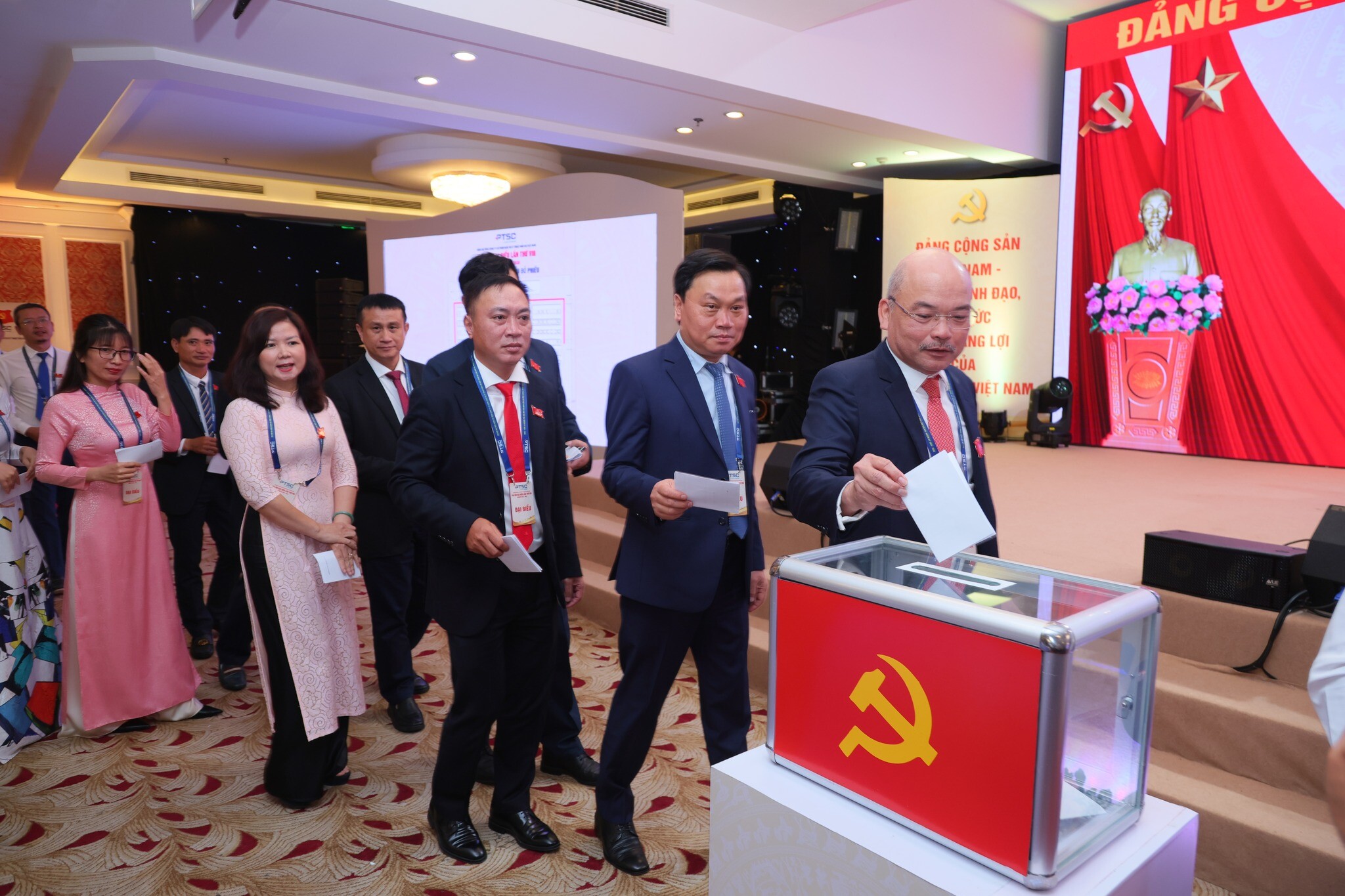 Dầu Khí Quảng Ngãi PTSC 5