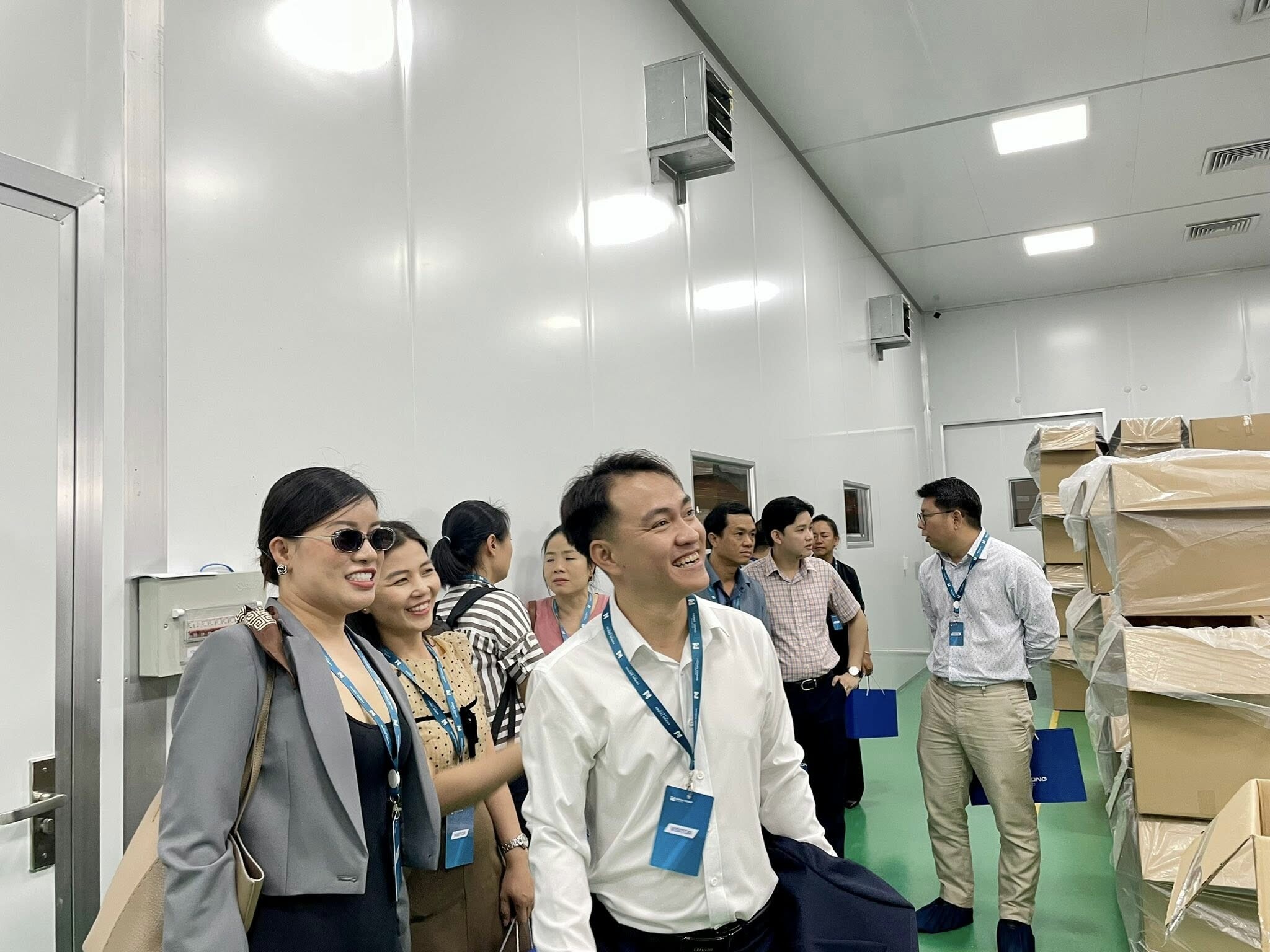 Nhựa Hồng Đông 2