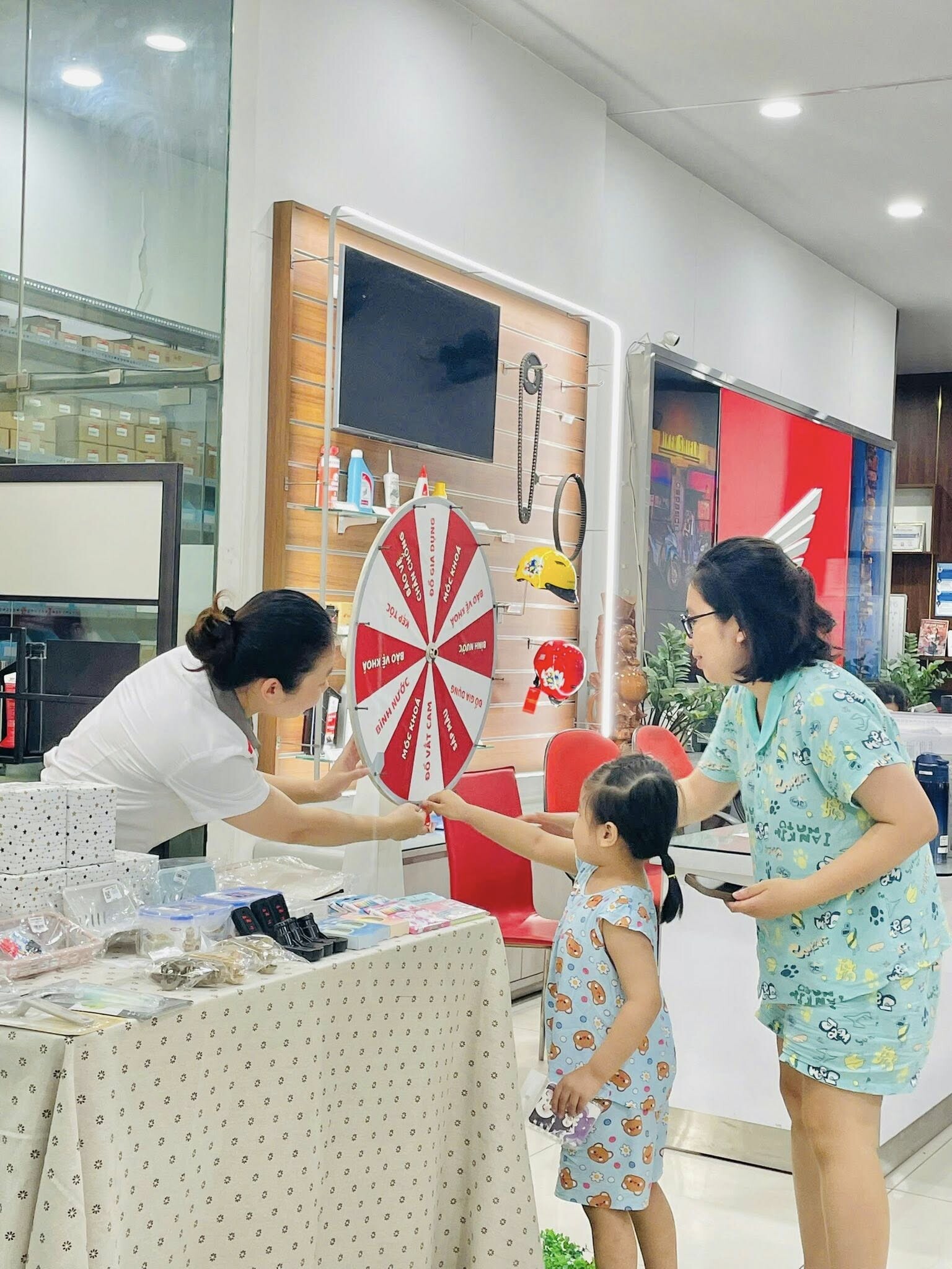 THƯƠNG MẠI T & H 4