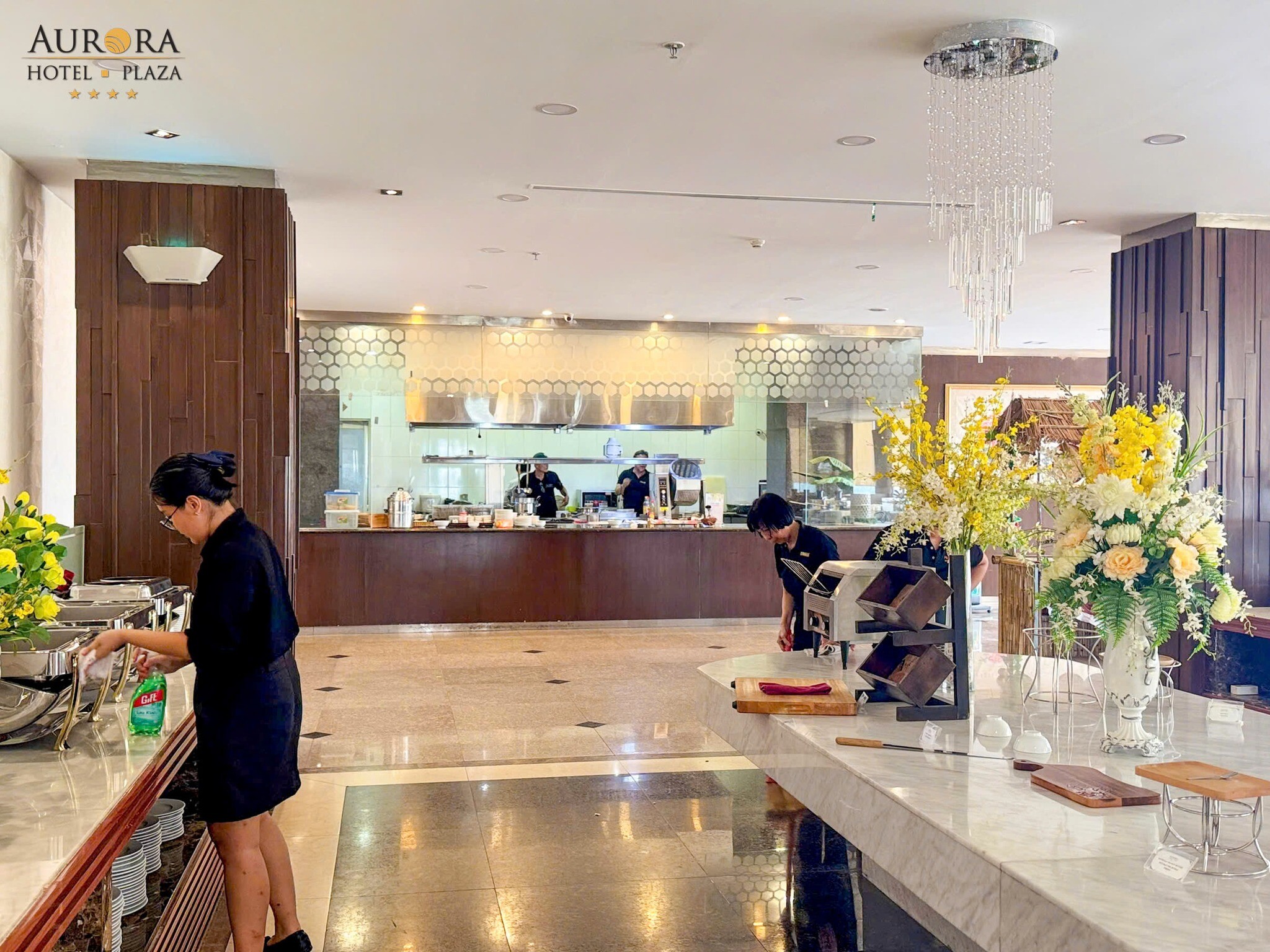 Aurora Hotel Plaza 3