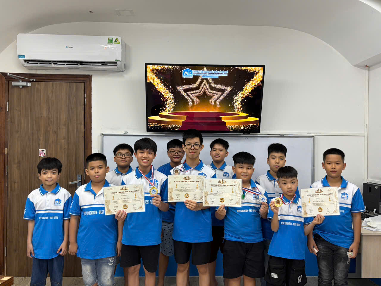 ANH VIỆT MỸ - VAIC 13