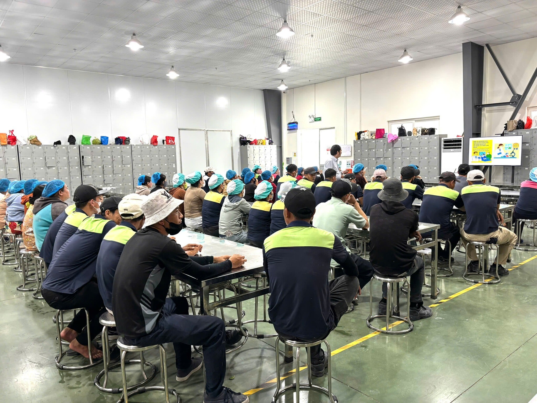 HUẤN LUYỆN VÀ DỊCH VỤ KỸ THUẬT AN TOÀN 9