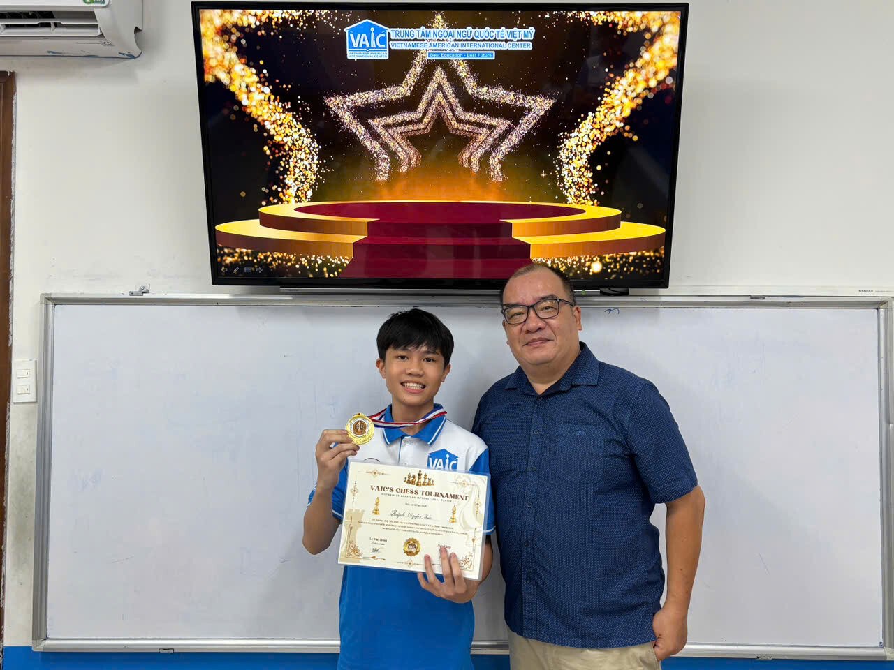 ANH VIỆT MỸ - VAIC 11