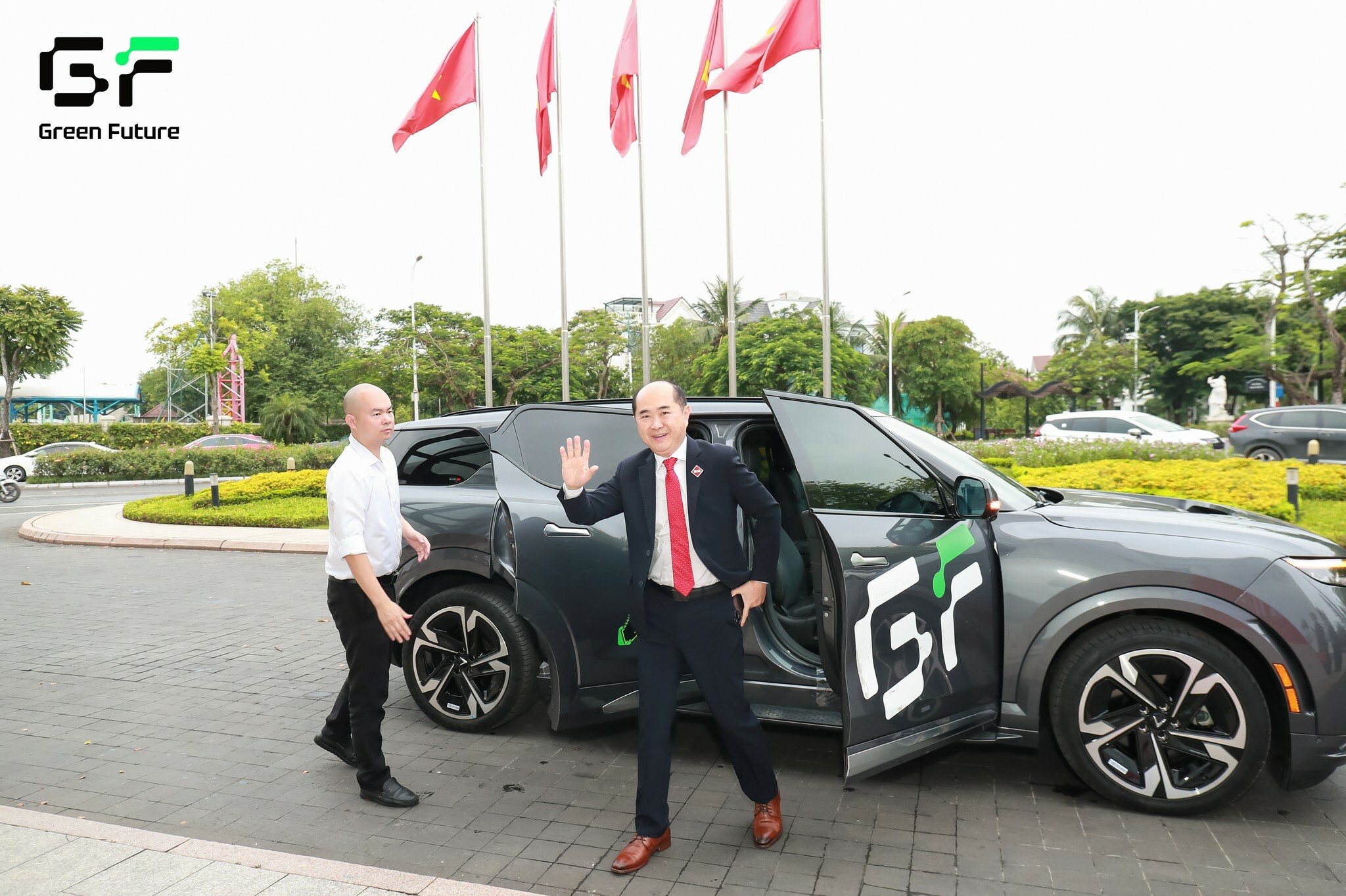 Thương mại và Dịch vụ Green Future 8