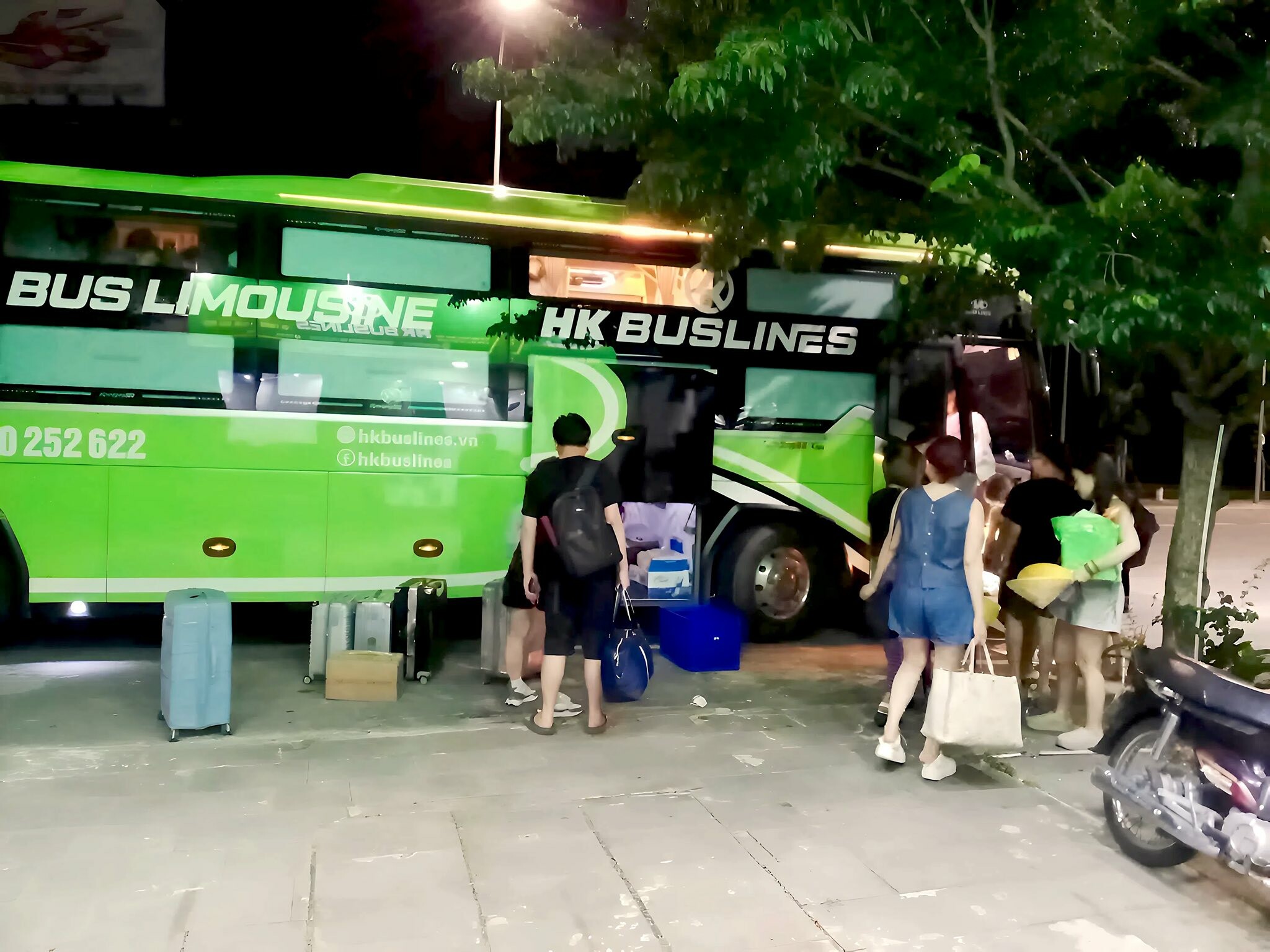 DỊCH VỤ VẬN TẢI VÀ THƯƠNG MẠI HK - HK BUSLINES 11