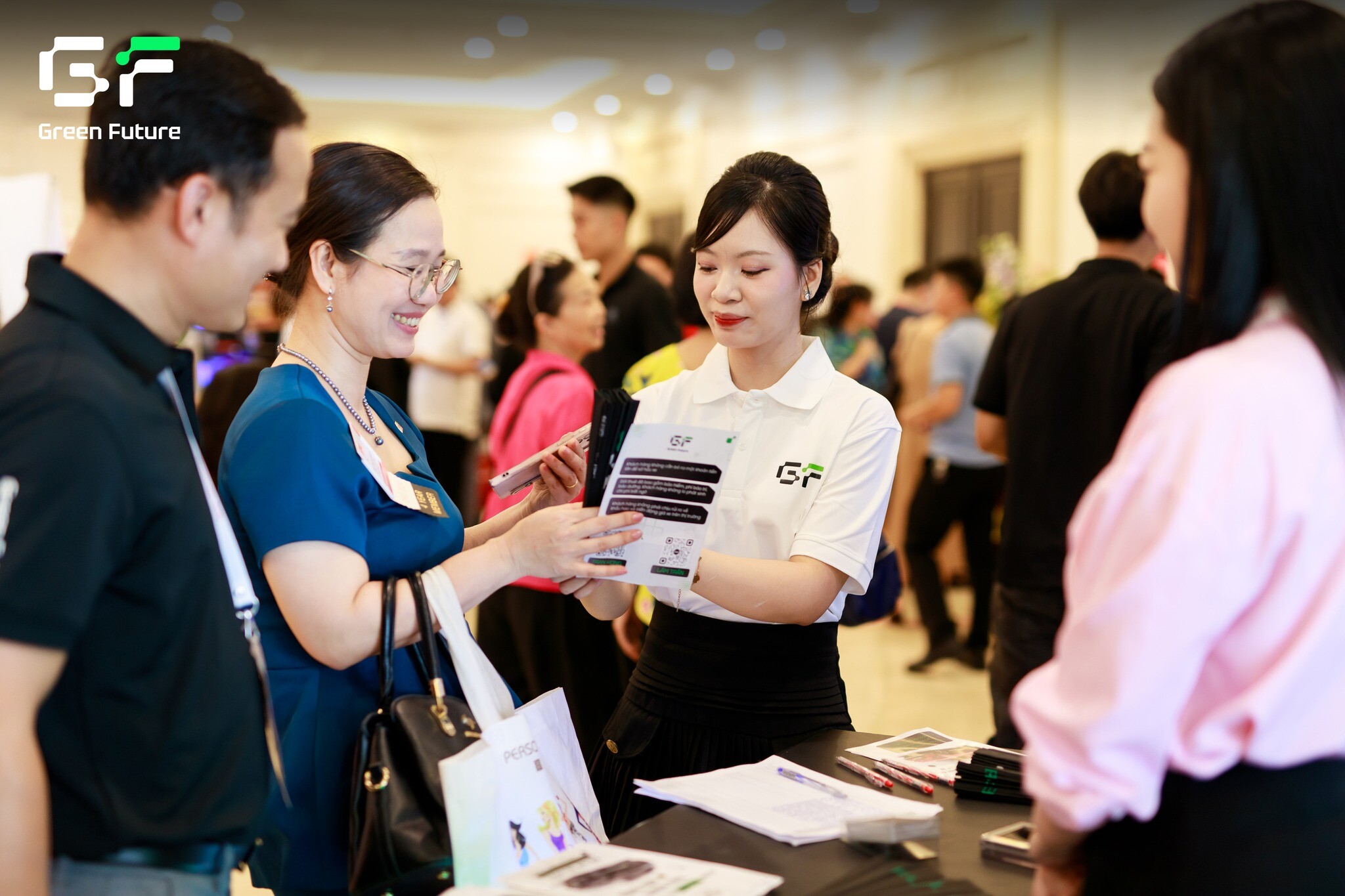 Thương mại và Dịch vụ Green Future 9