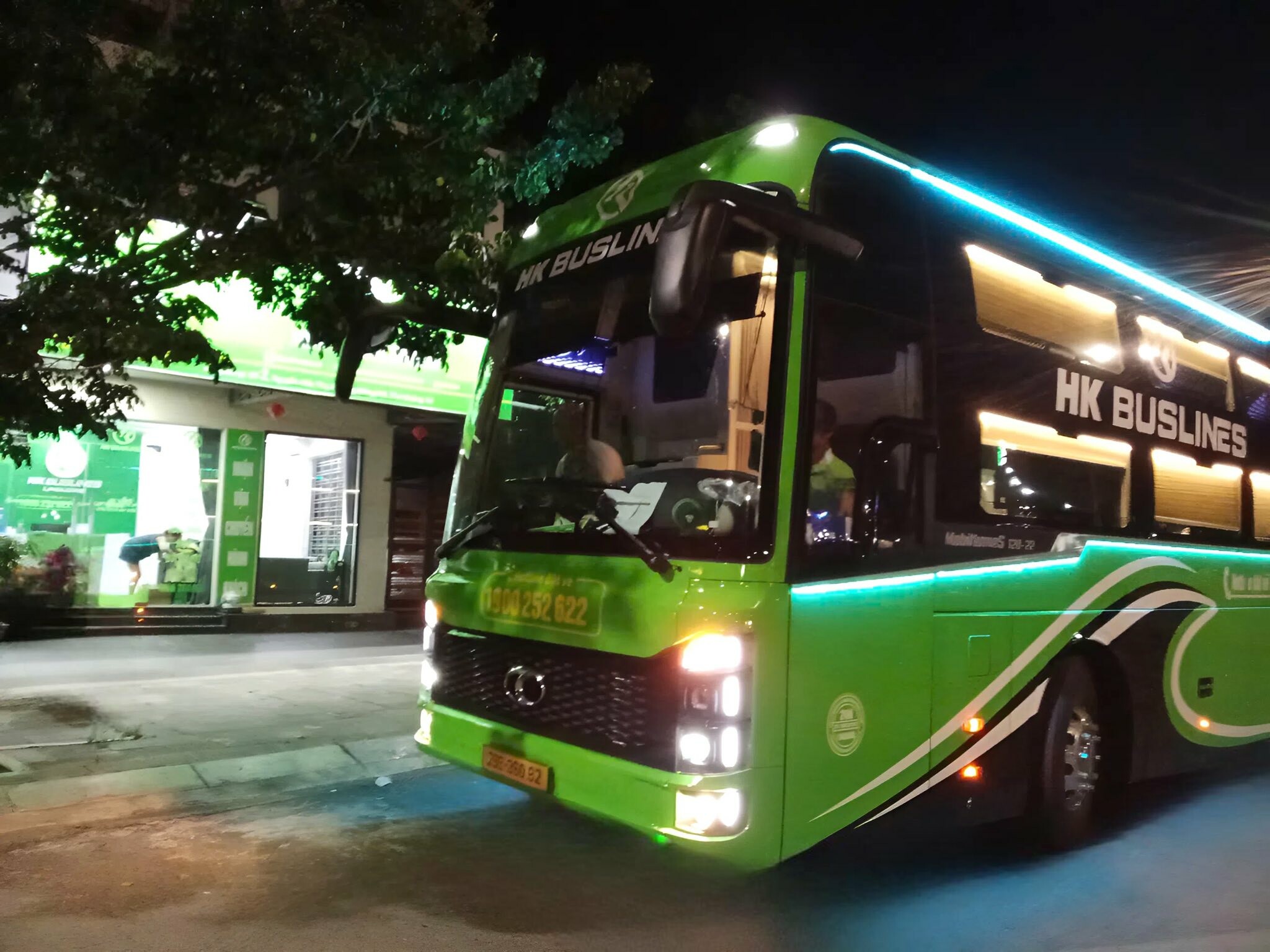 DỊCH VỤ VẬN TẢI VÀ THƯƠNG MẠI HK - HK BUSLINES 9