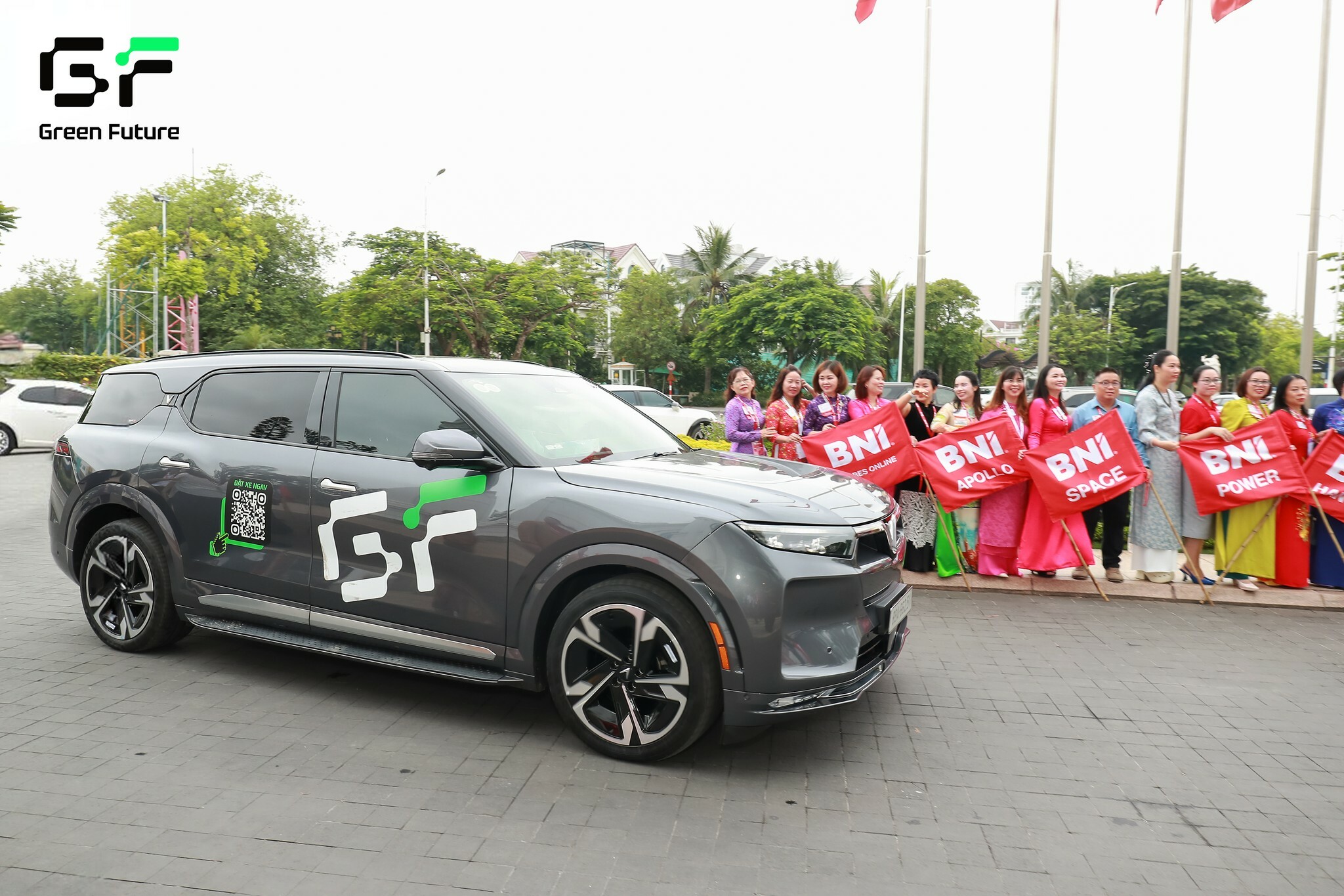 Thương mại và Dịch vụ Green Future 10