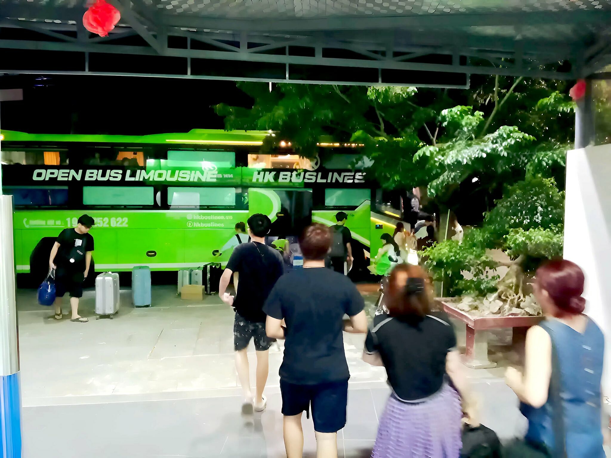 DỊCH VỤ VẬN TẢI VÀ THƯƠNG MẠI HK - HK BUSLINES 8