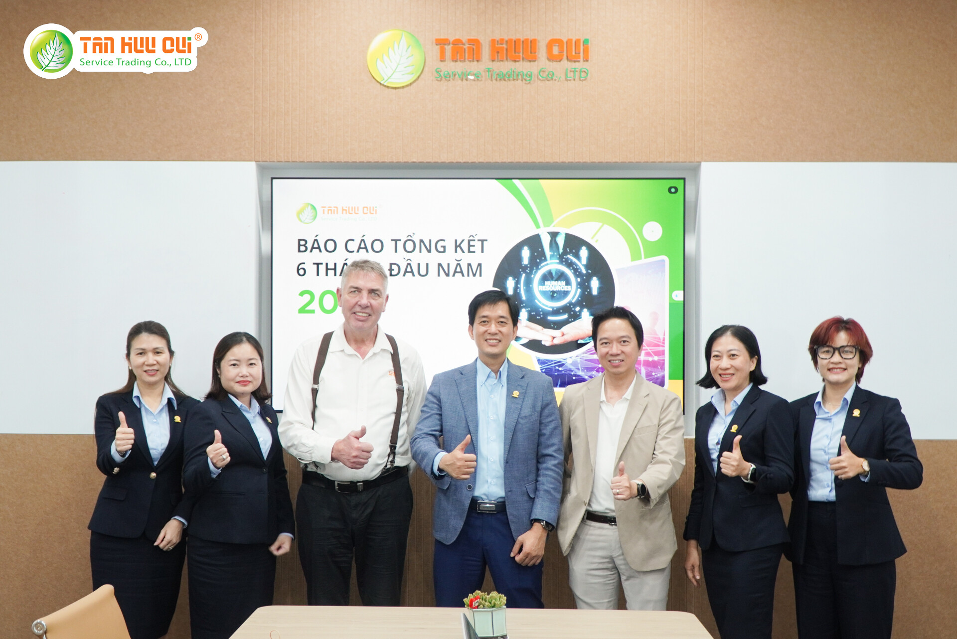 Thương Mại Dịch Vụ Tân Hữu Quí 8