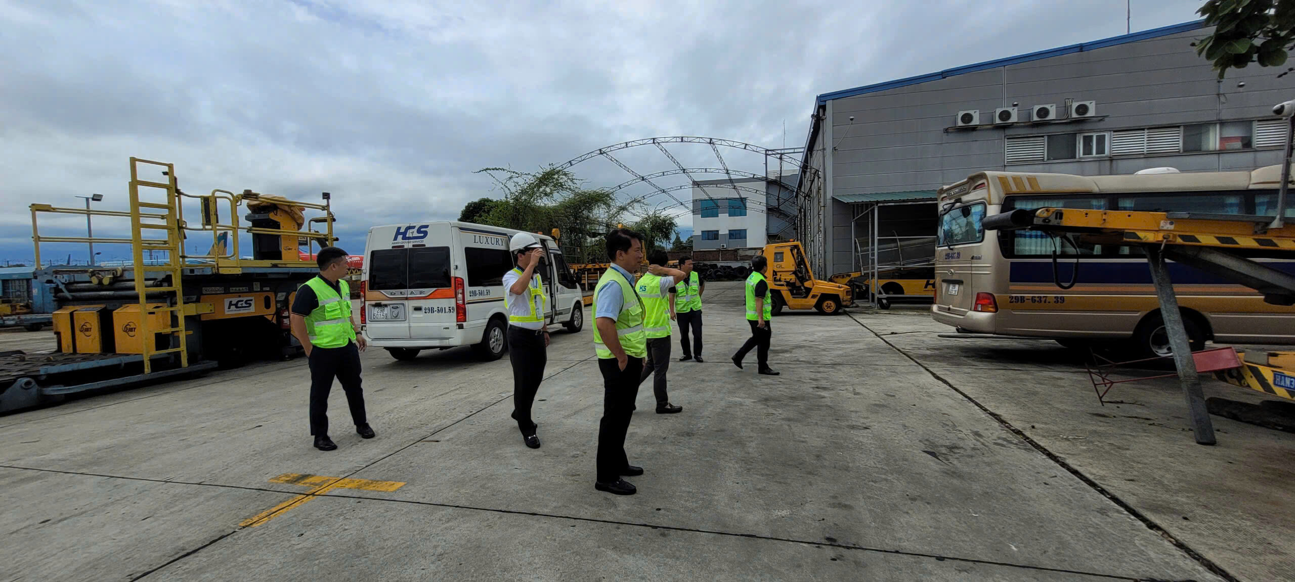 Công Ty Cổ Phần Phục Vụ Mặt Đất Hà Nội 11