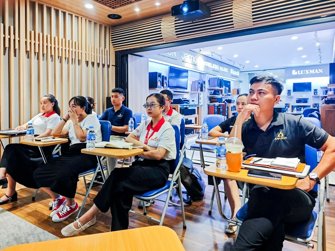 Anh Đức Digital 11