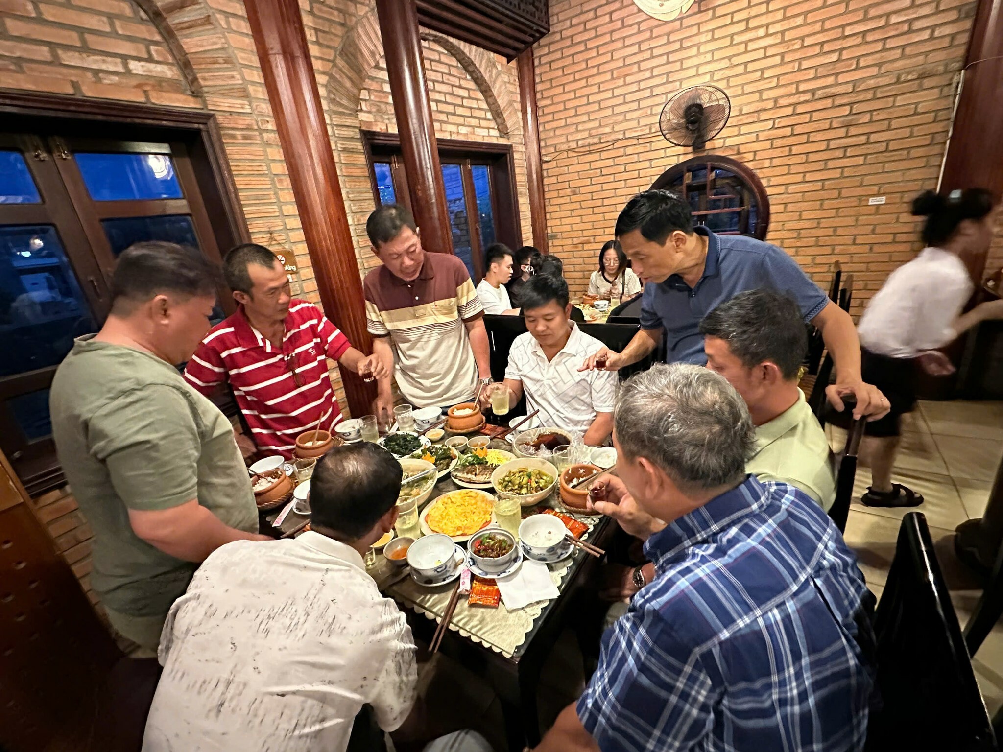 CÔNG TY TNHH V & V 8