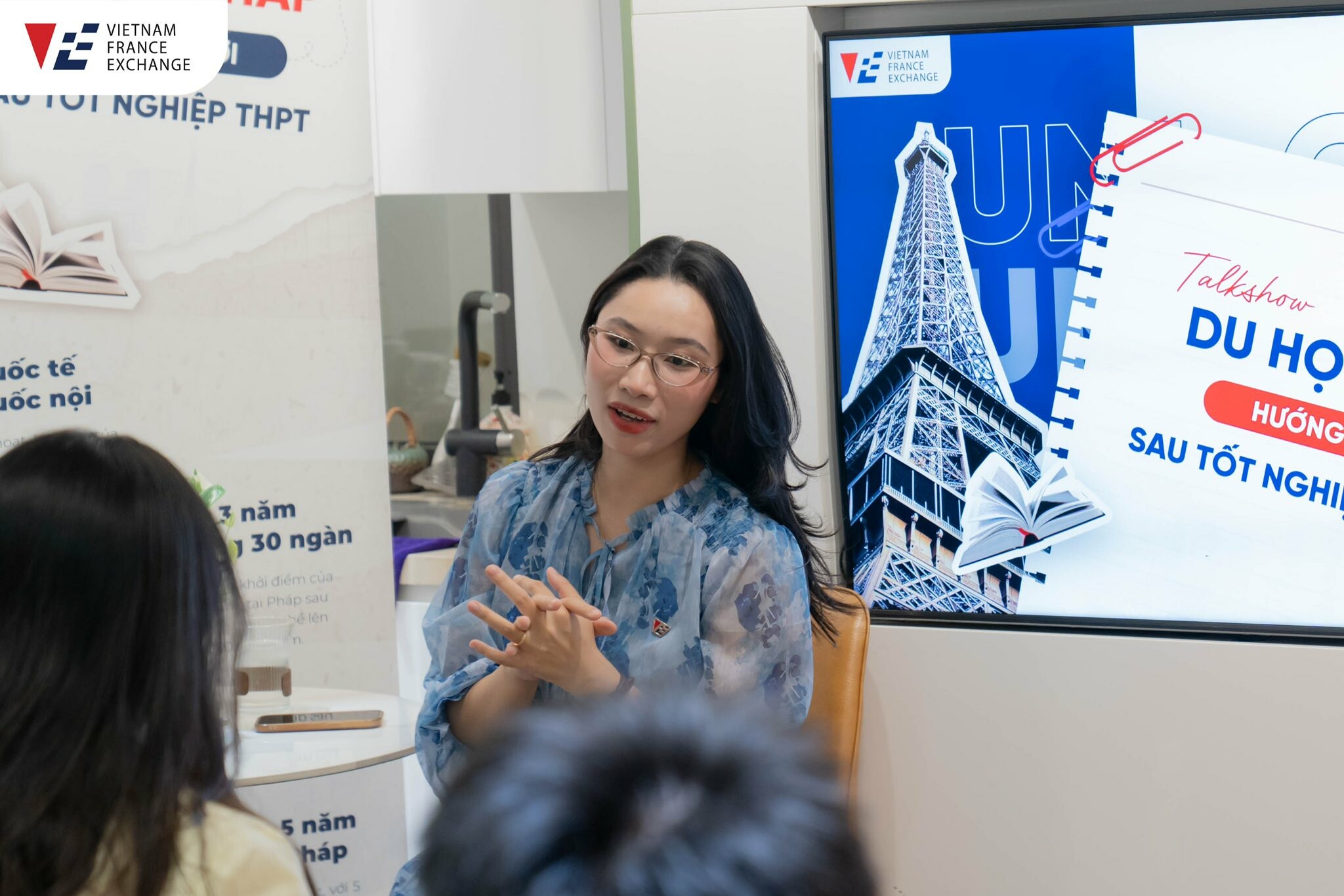 TRAO ĐỔI GIÁO DỤC, THƯƠNG MẠI VÀ DỊCH VỤ VIỆT PHÁP VFE 9