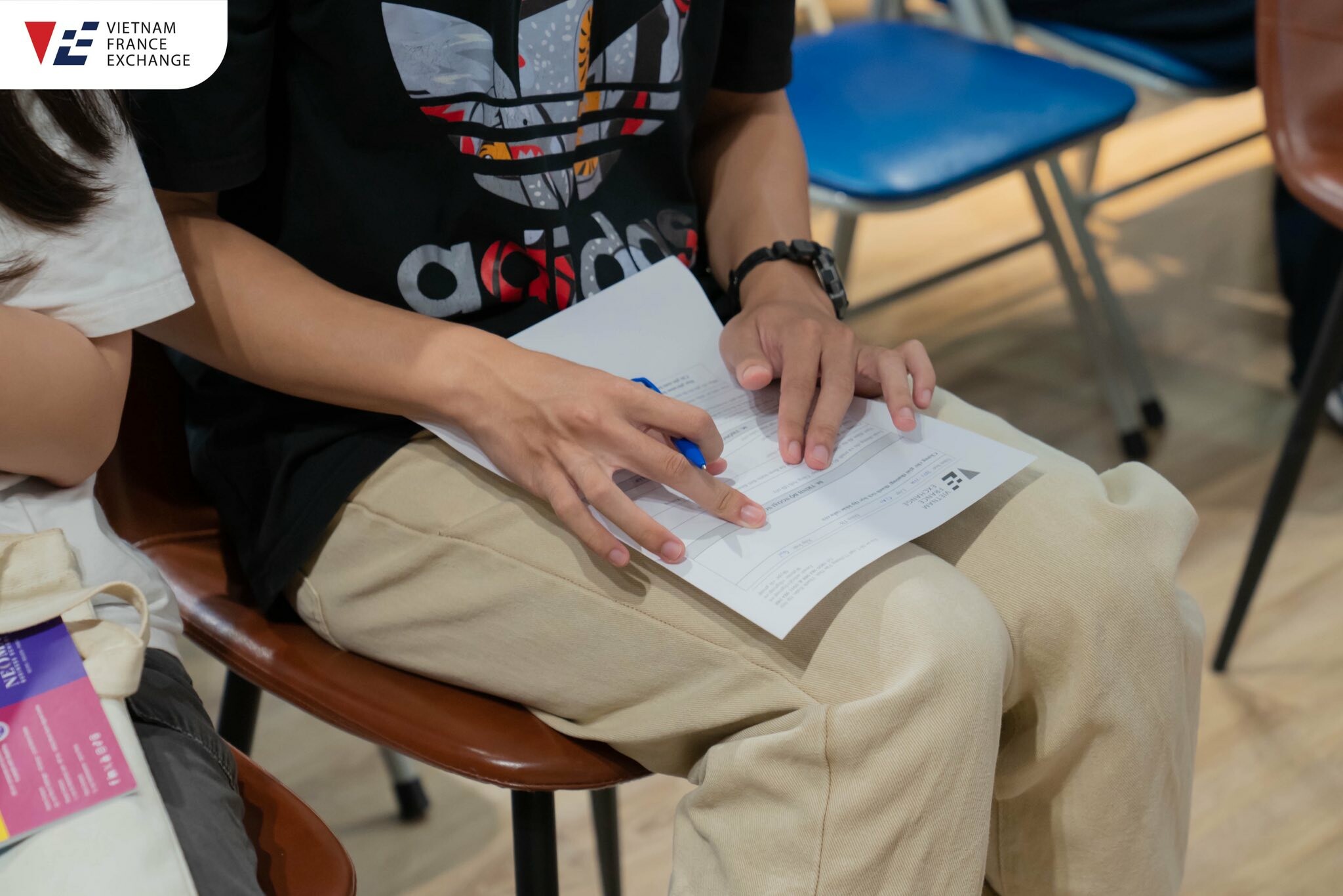 TRAO ĐỔI GIÁO DỤC, THƯƠNG MẠI VÀ DỊCH VỤ VIỆT PHÁP VFE 6