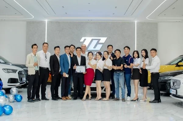 SHOWROOM THÁI CÔNG AUTO 9