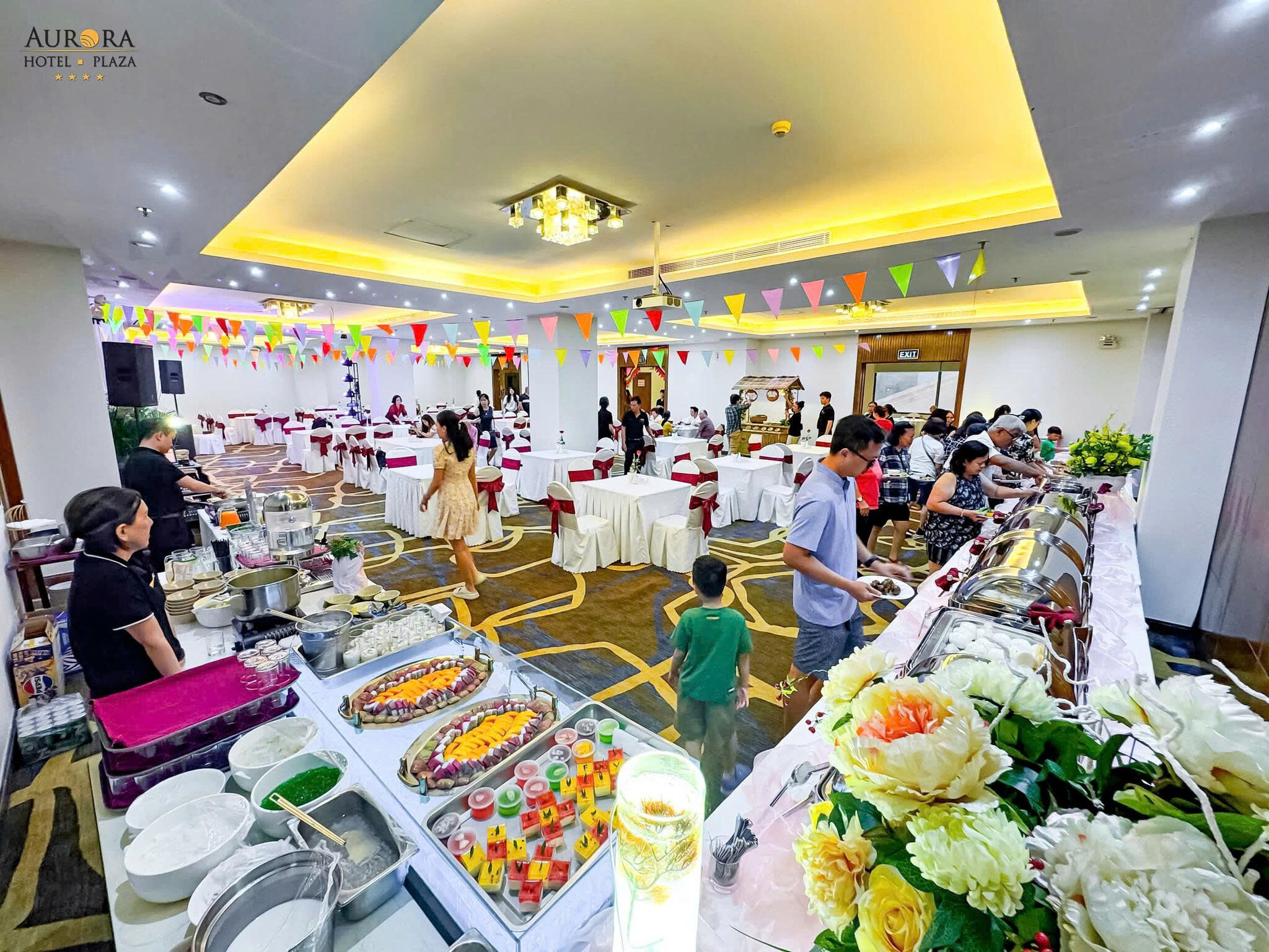 Aurora Hotel Plaza 7