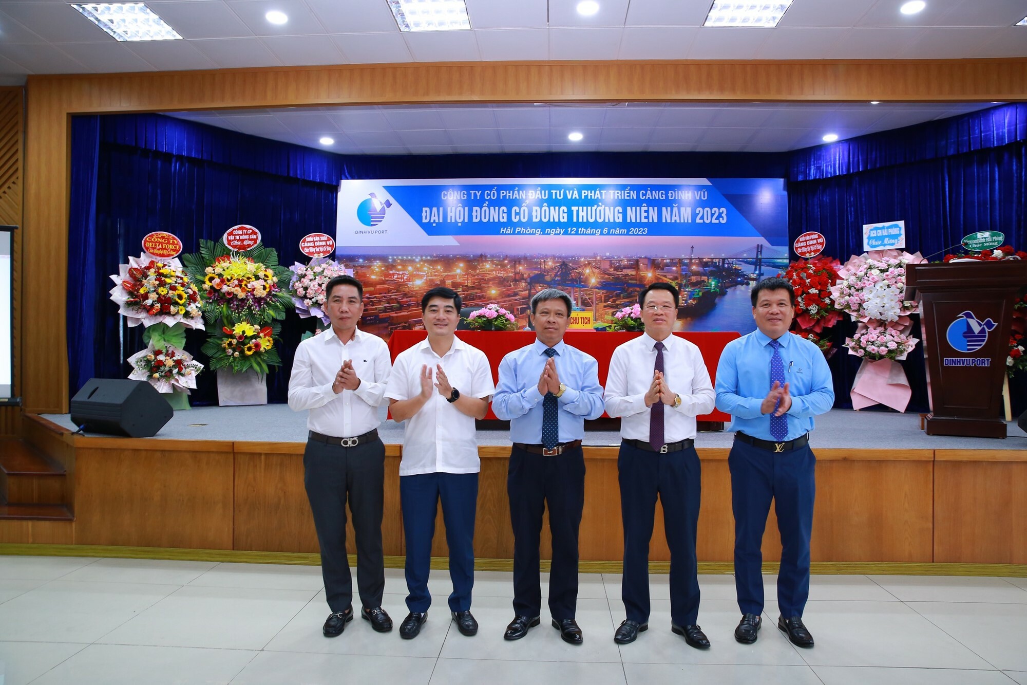 Đầu tư và Phát triển cảng Đình Vũ 9