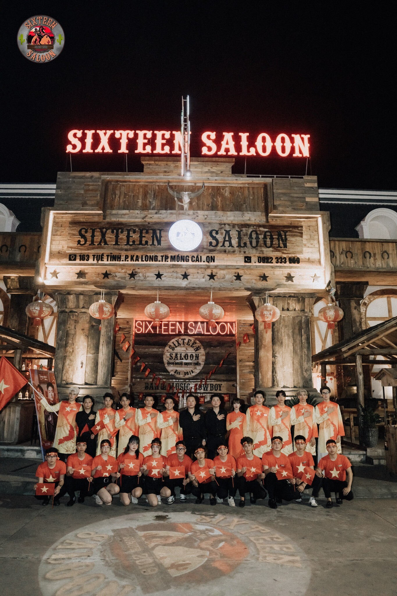 Sixteen Saloon 12