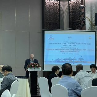 Vinh Vân Minh Vân 10