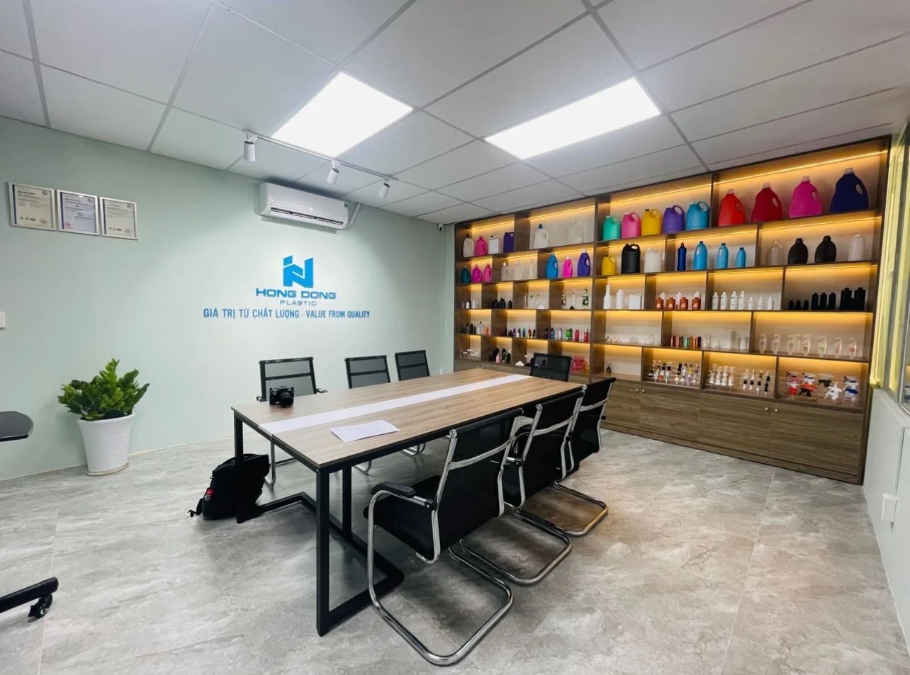 Nhựa Hồng Đông 7