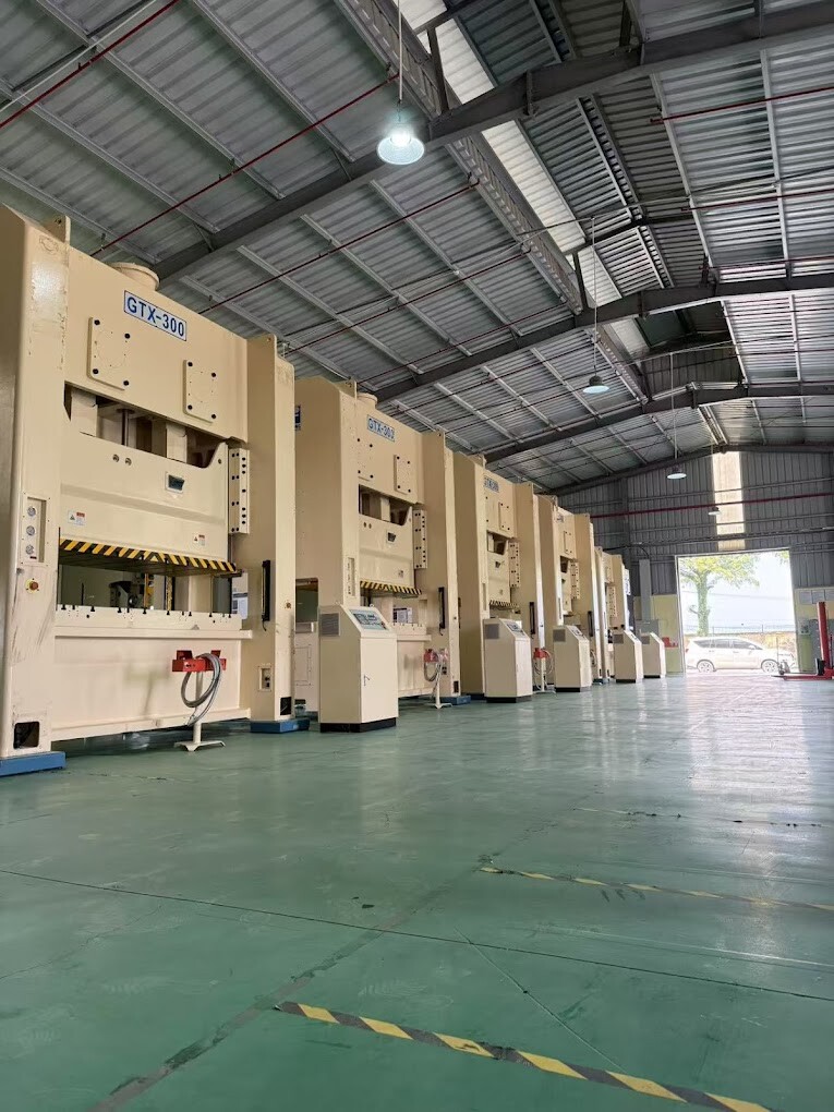 SẢN XUẤT CỬA TA YONG 1