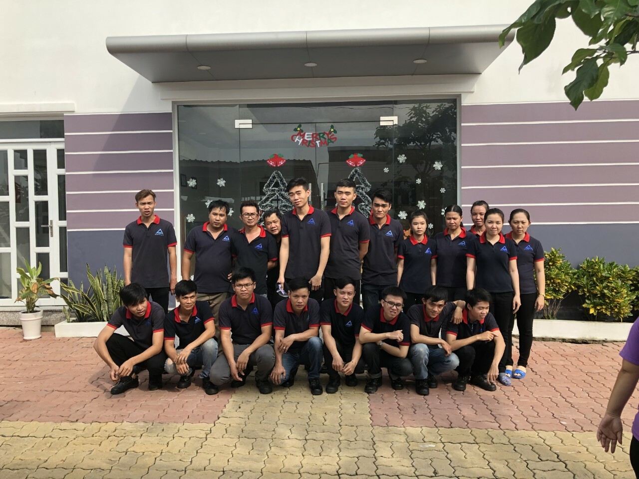 Cơ Khí Chính Xác Nhuận Tiến 1