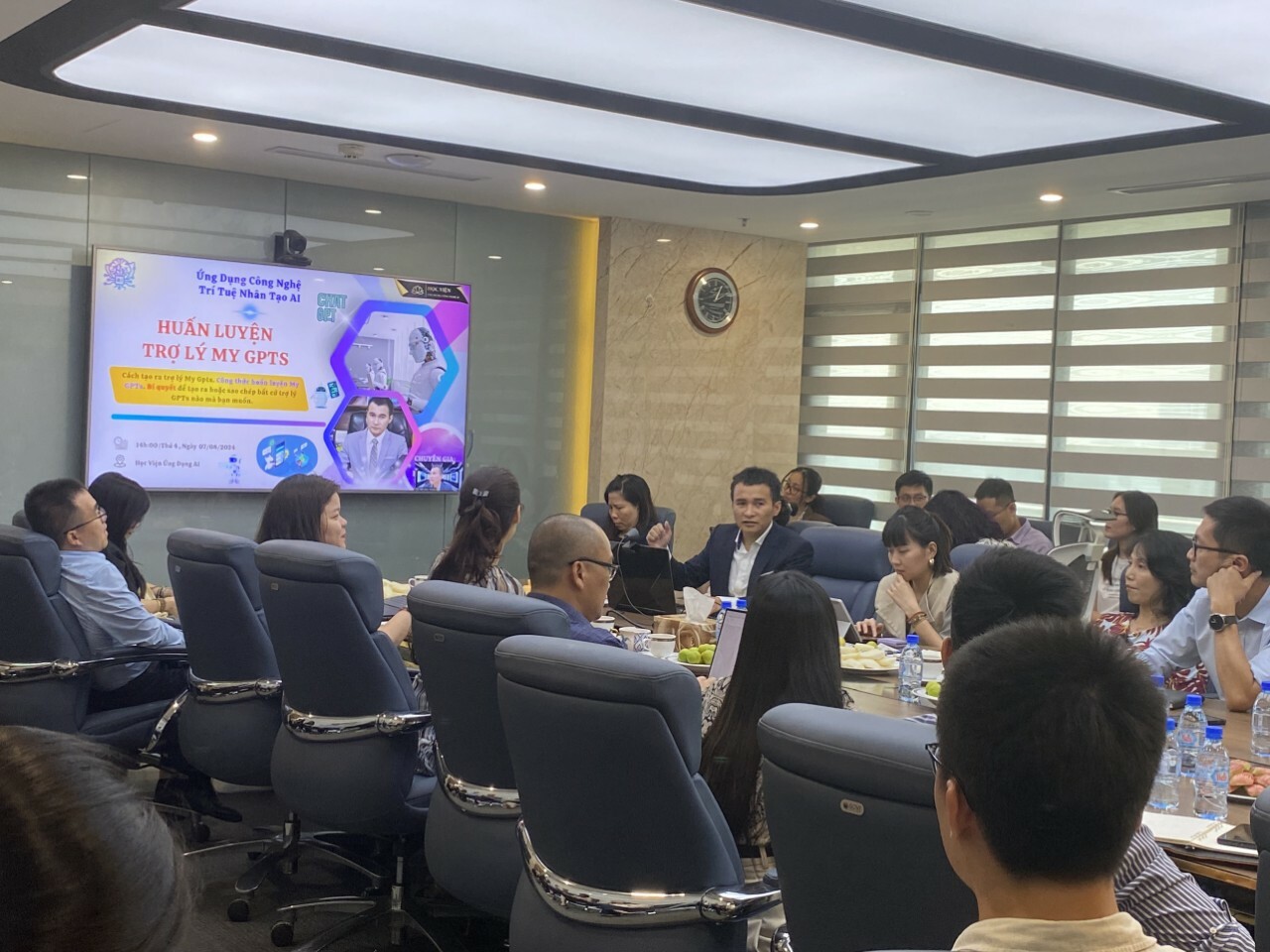 Học Viện Ứng Dụng AI 4