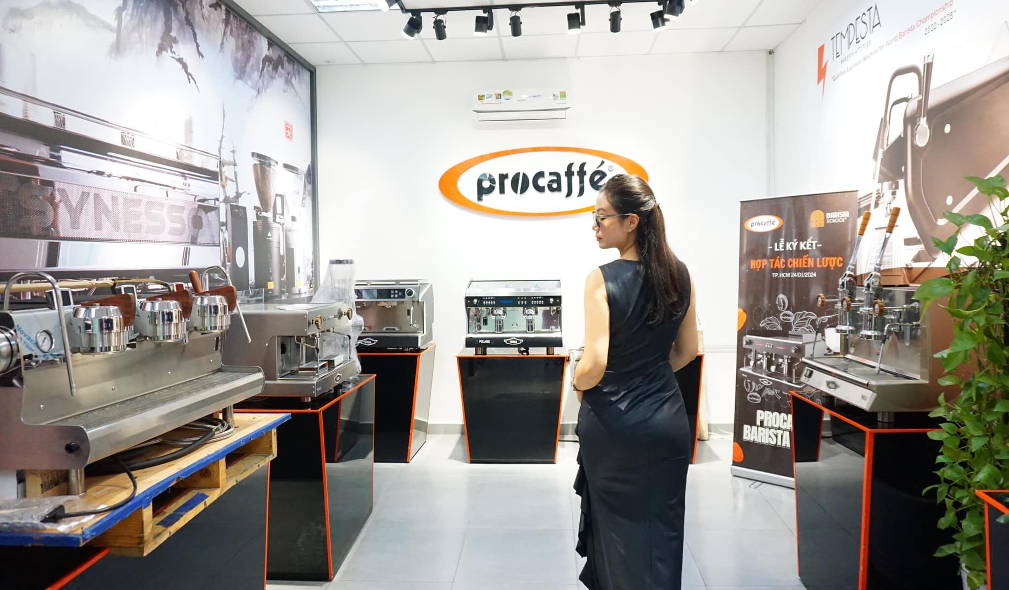 PROCAFFE - Quốc Tế Bách Hợp 7
