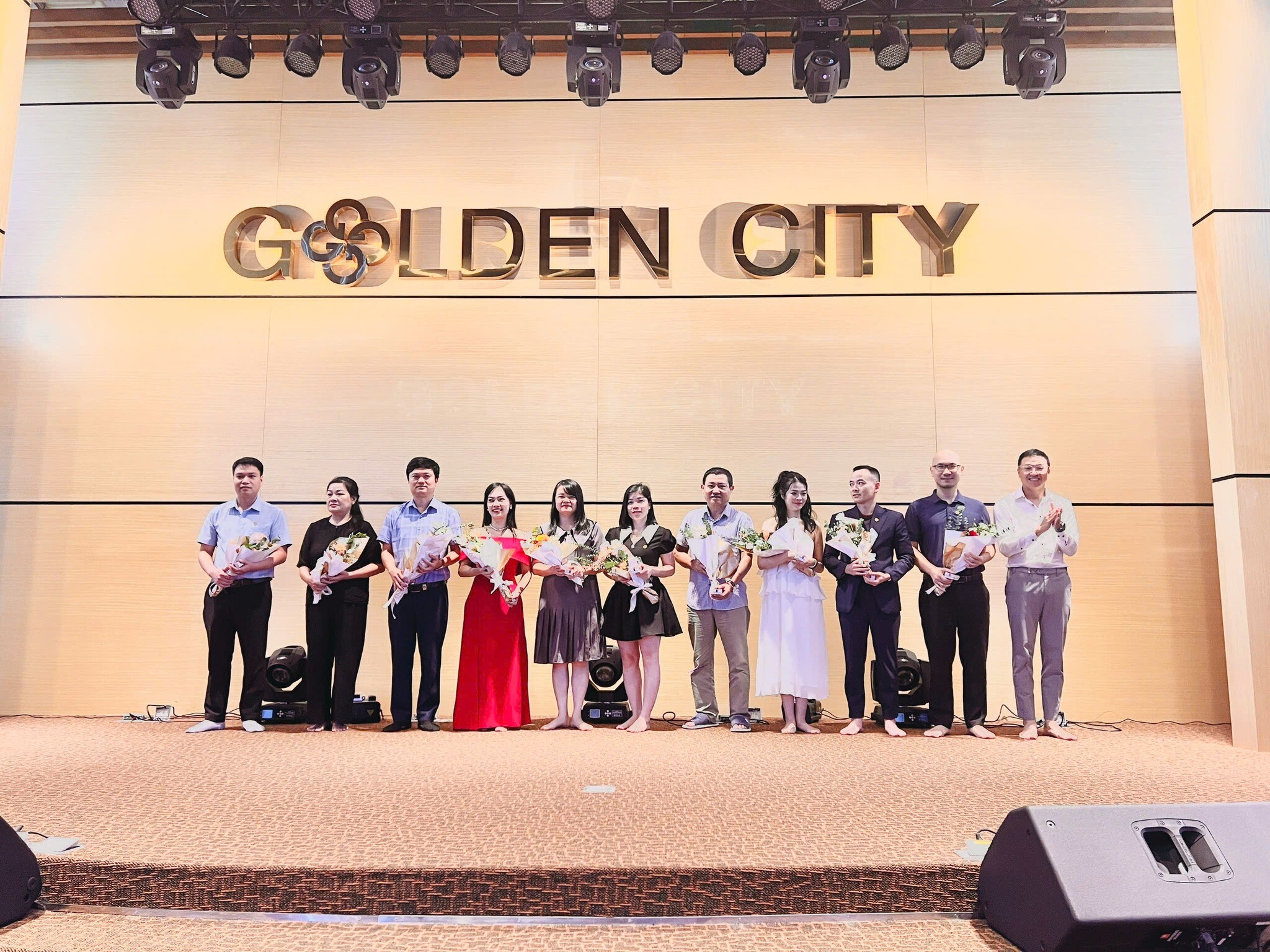 GOLDEN CITY 8
