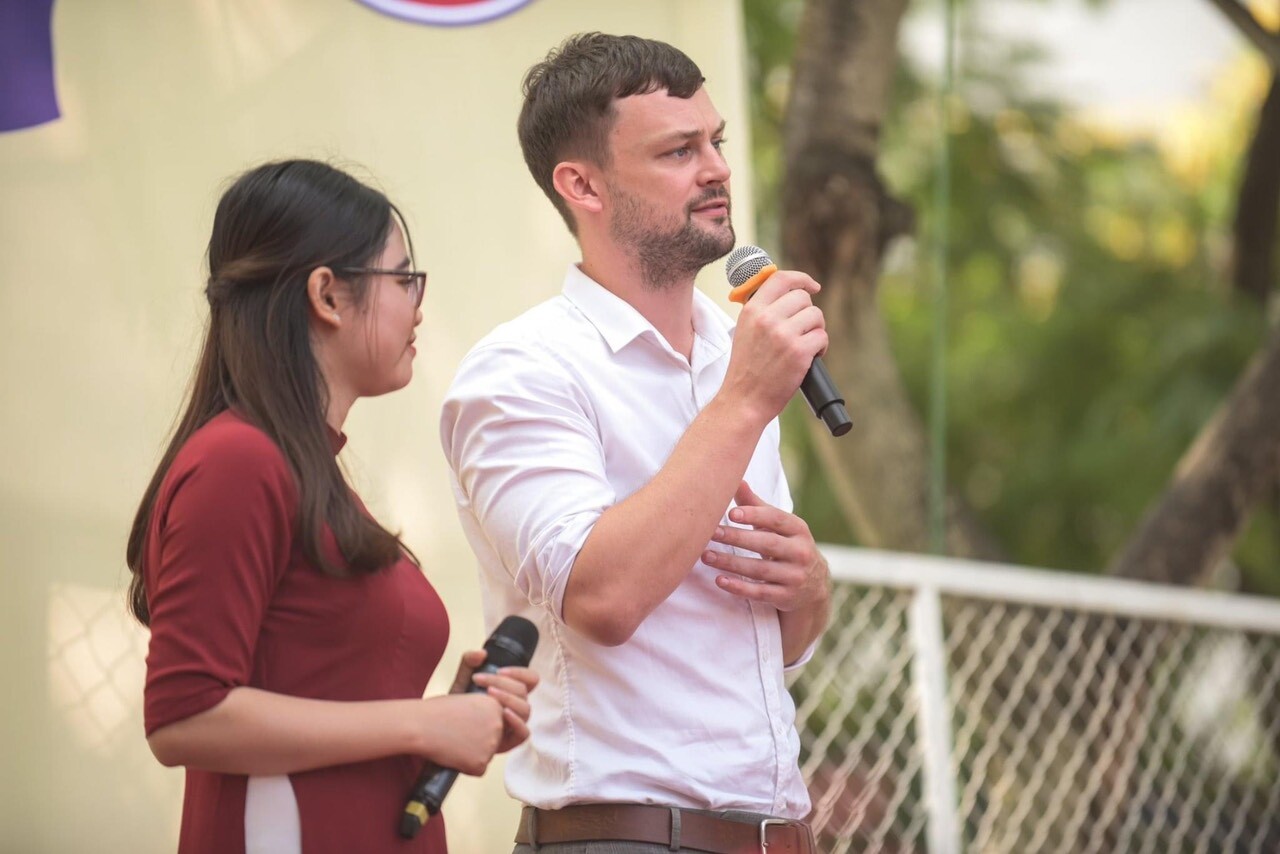 Alfred Nobel School 6