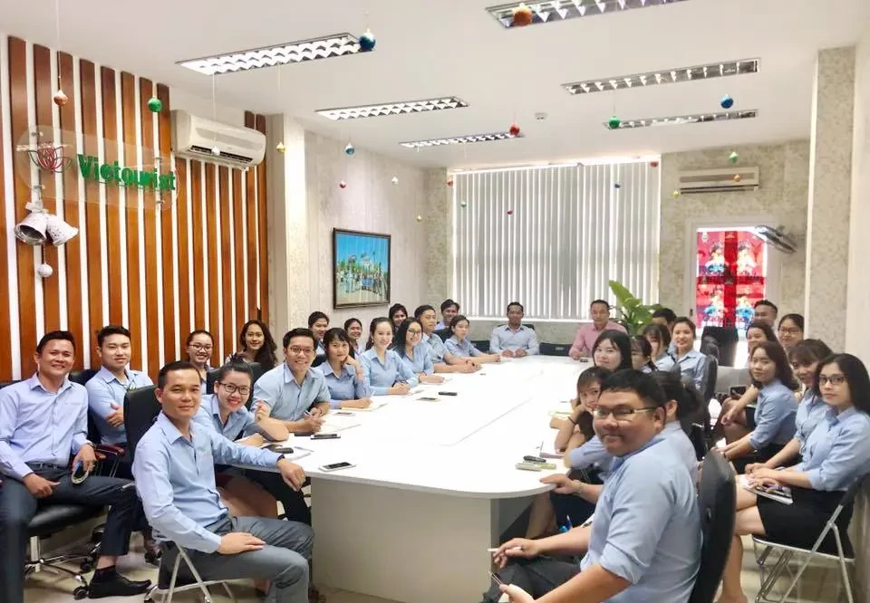 CÔNG TY CỔ PHẦN VIETOURIST HOLDINGS 10