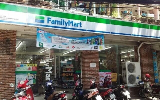 Family Mart 4