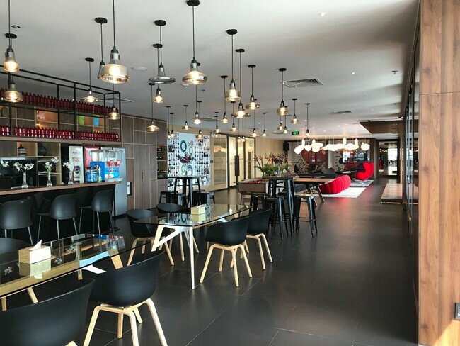 Persol Career Tech Studio 9