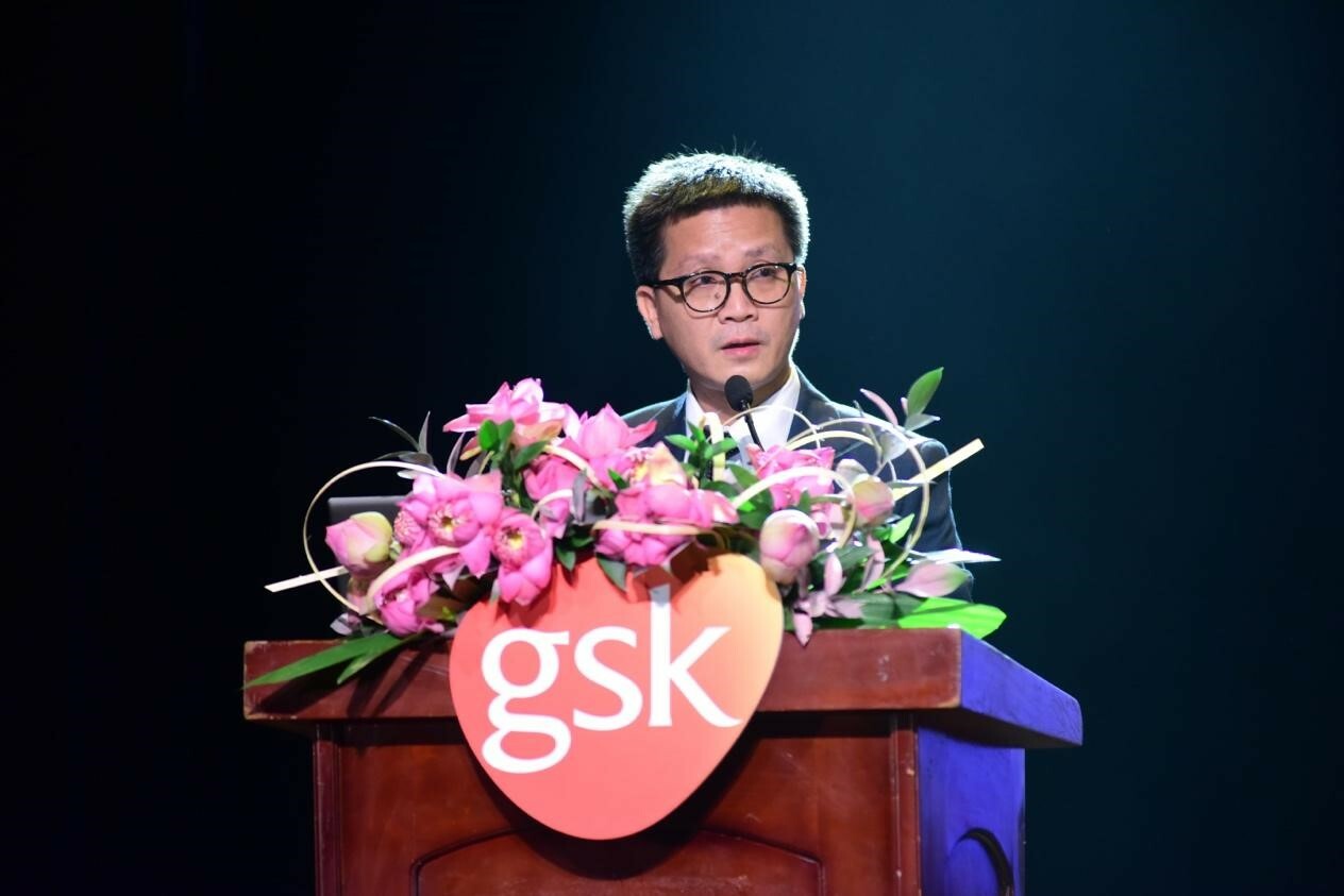GSK 4