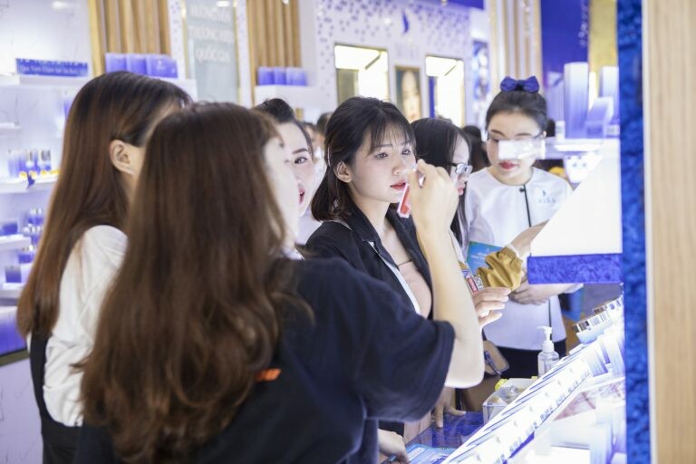 VẠN XUÂN FMCG INVESTMENT 7